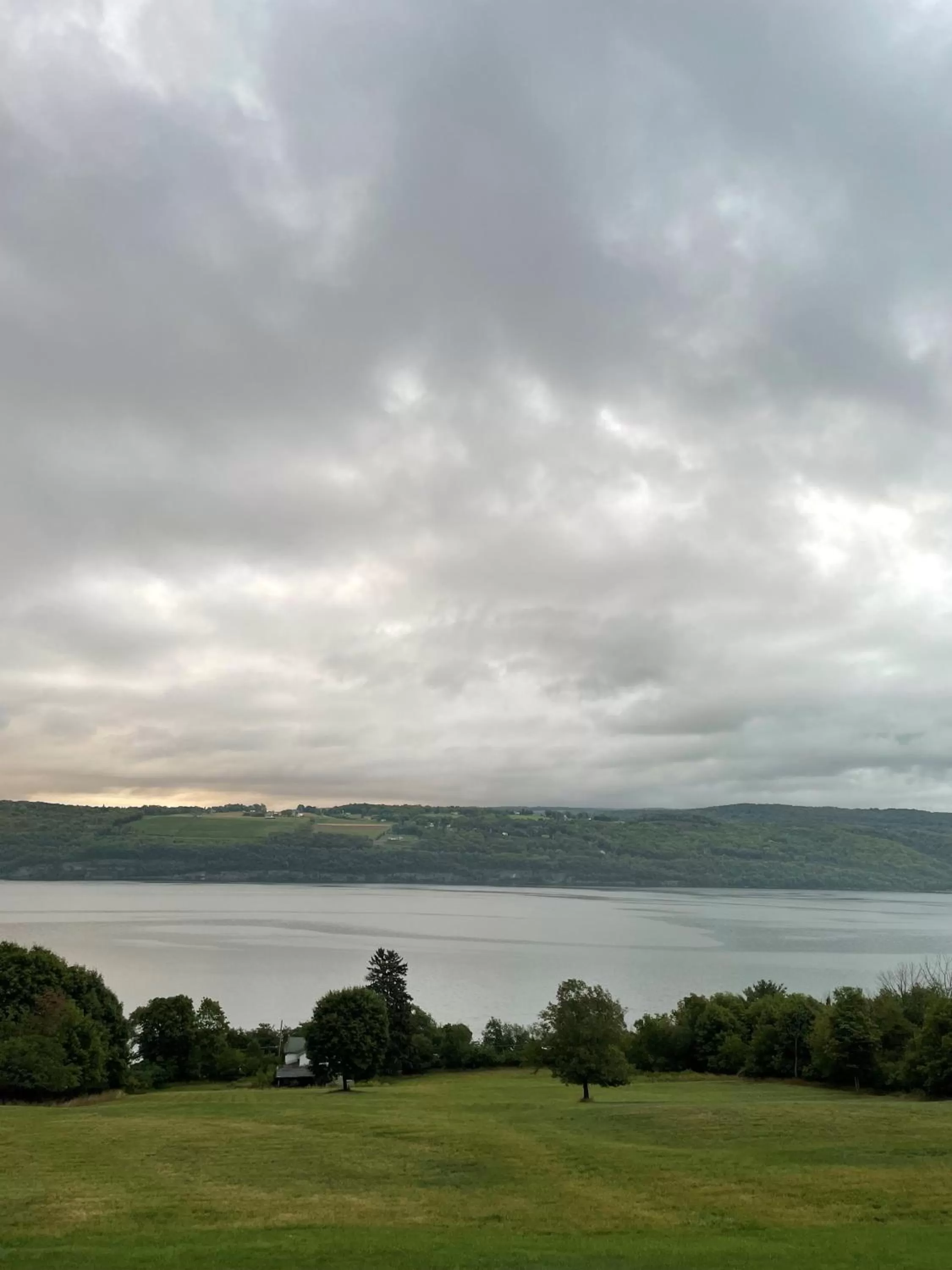 Lake view in The Hotel Laurel at Seneca