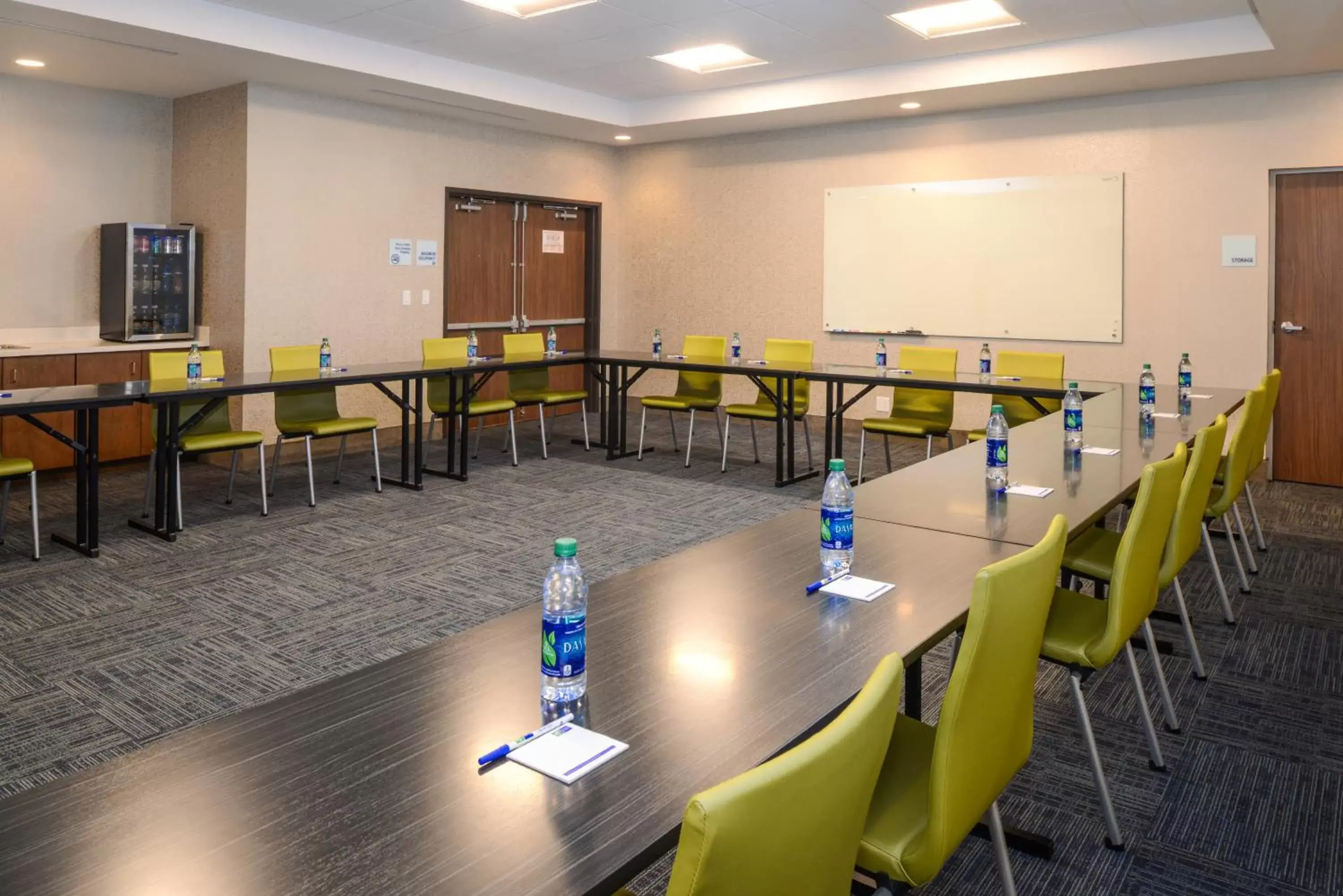 Meeting/conference room in Holiday Inn Express & Suites Alachua - Gainesville Area, an IHG Hotel