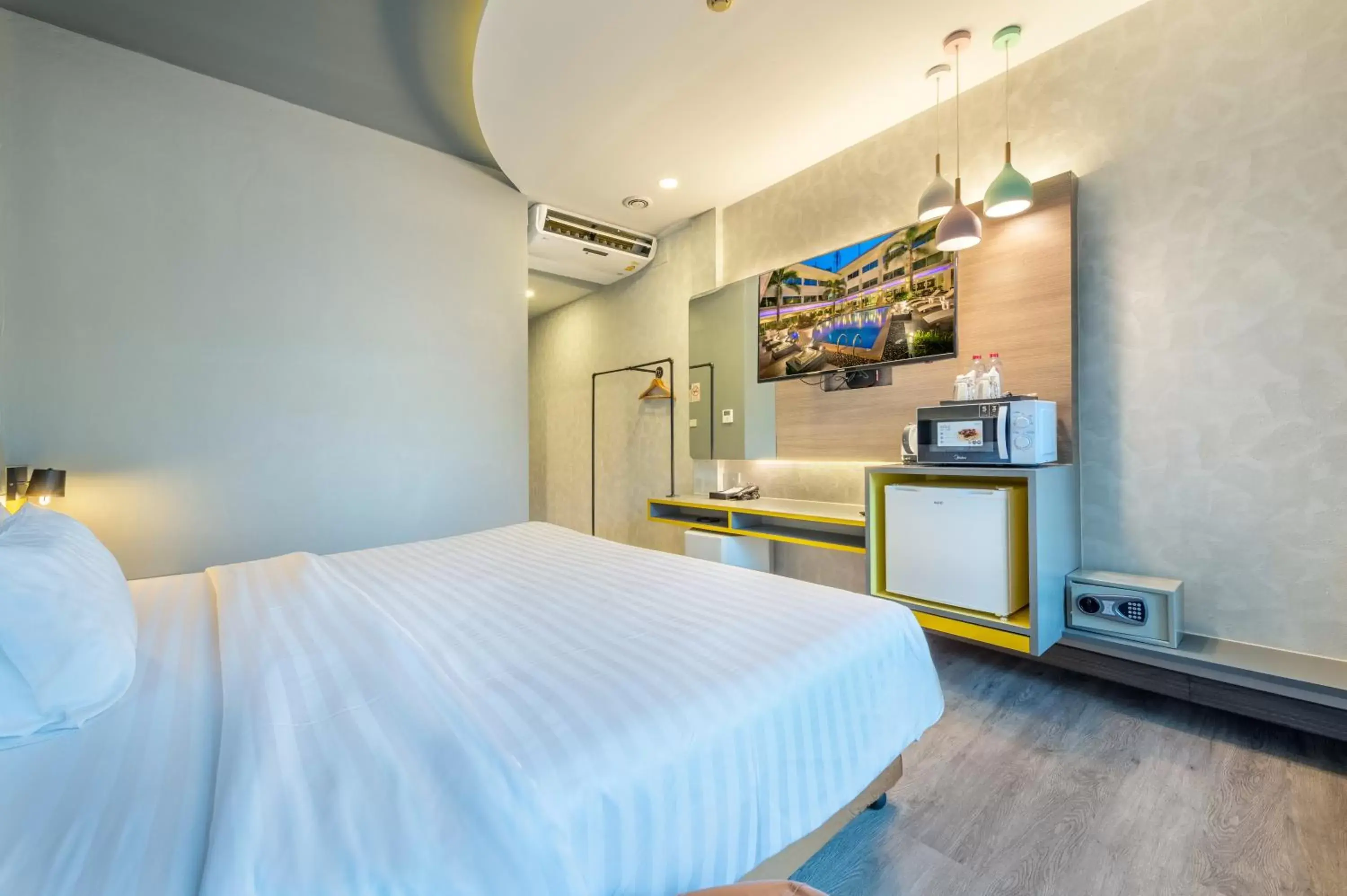 Property building, Bed in Qiu Hotel Sukhumvit SHA Plus