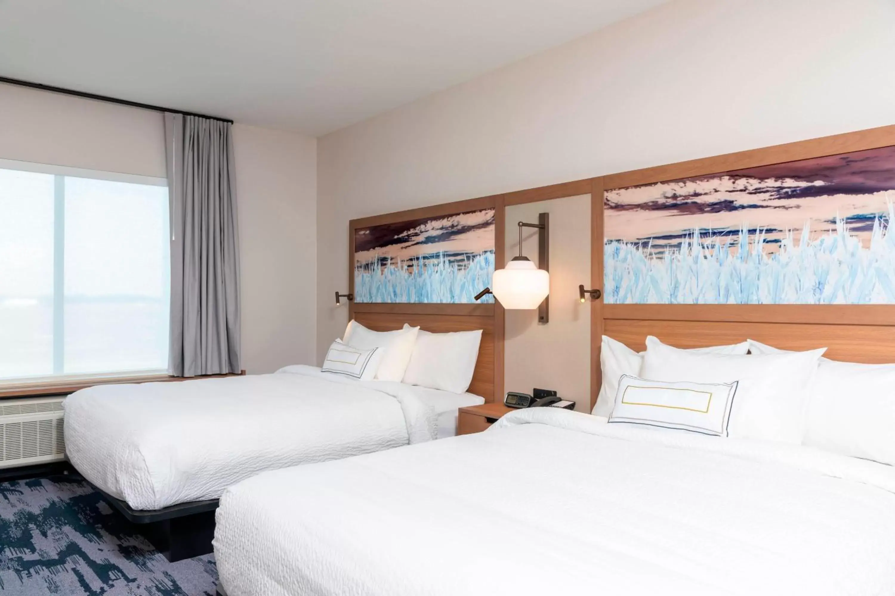 Photo of the whole room, Bed in Fairfield Inn & Suites by Marriott Fair Oaks Farms