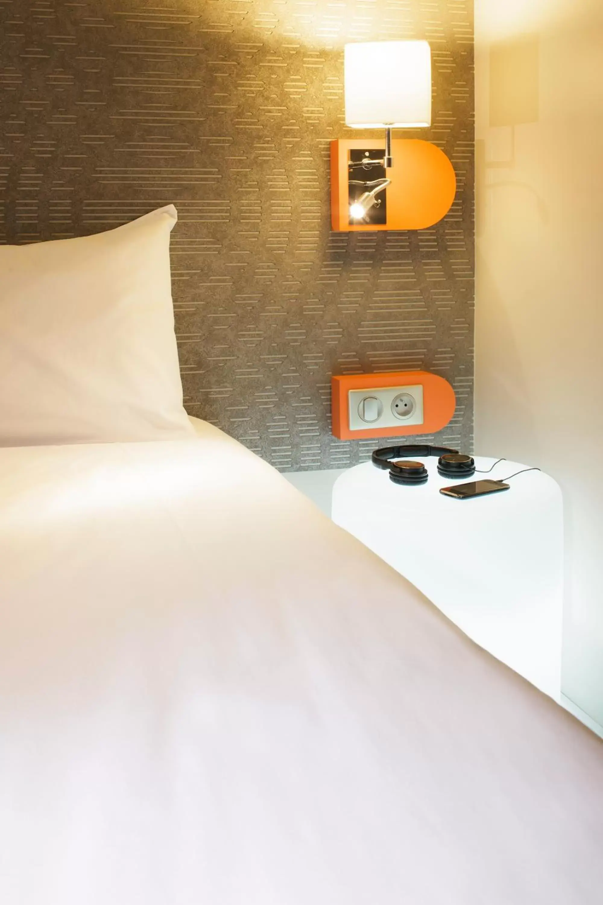 Bed in ibis Styles Tours Centre