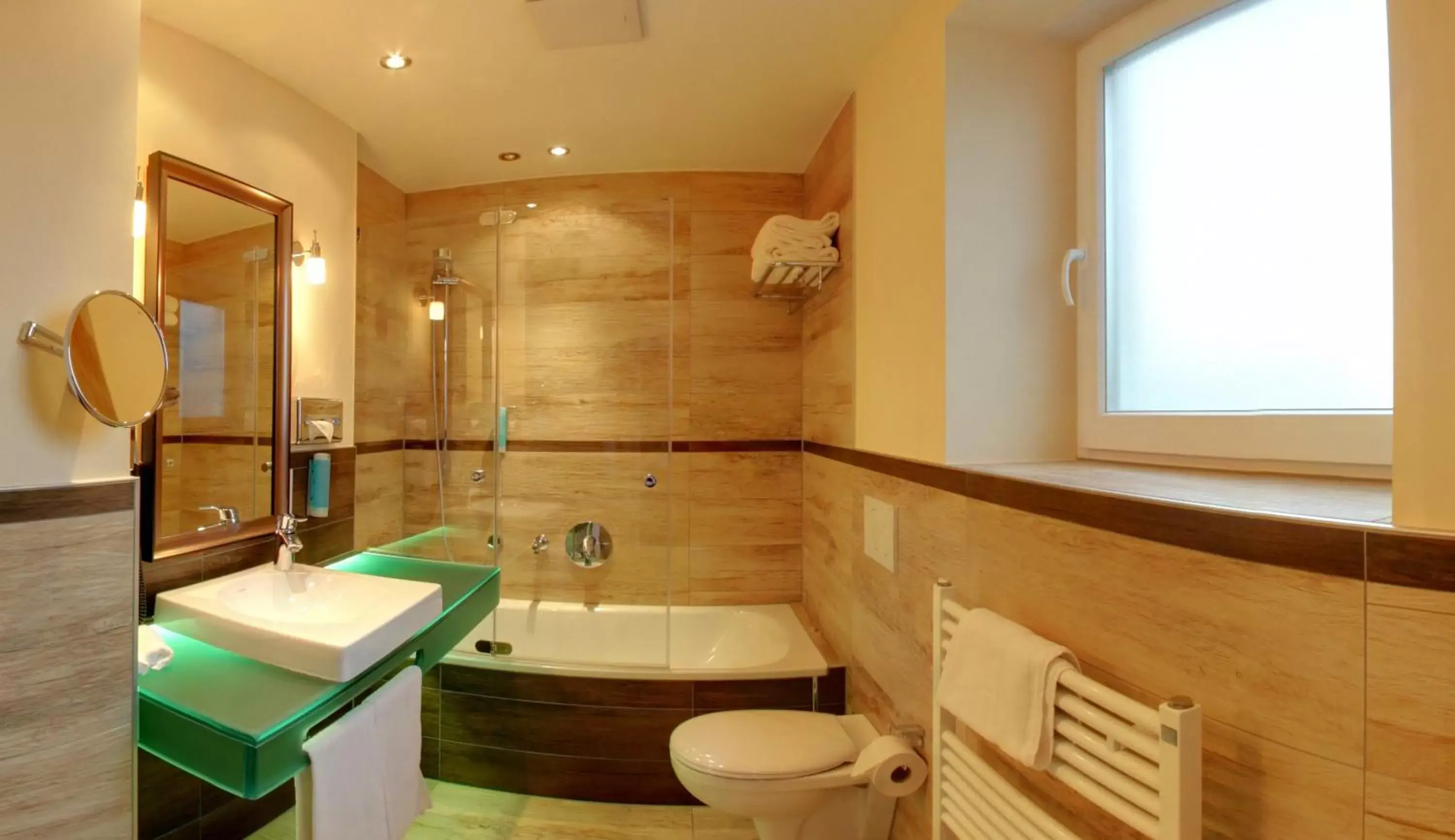 Bathroom in Best Western Plus Palatin Kongresshotel