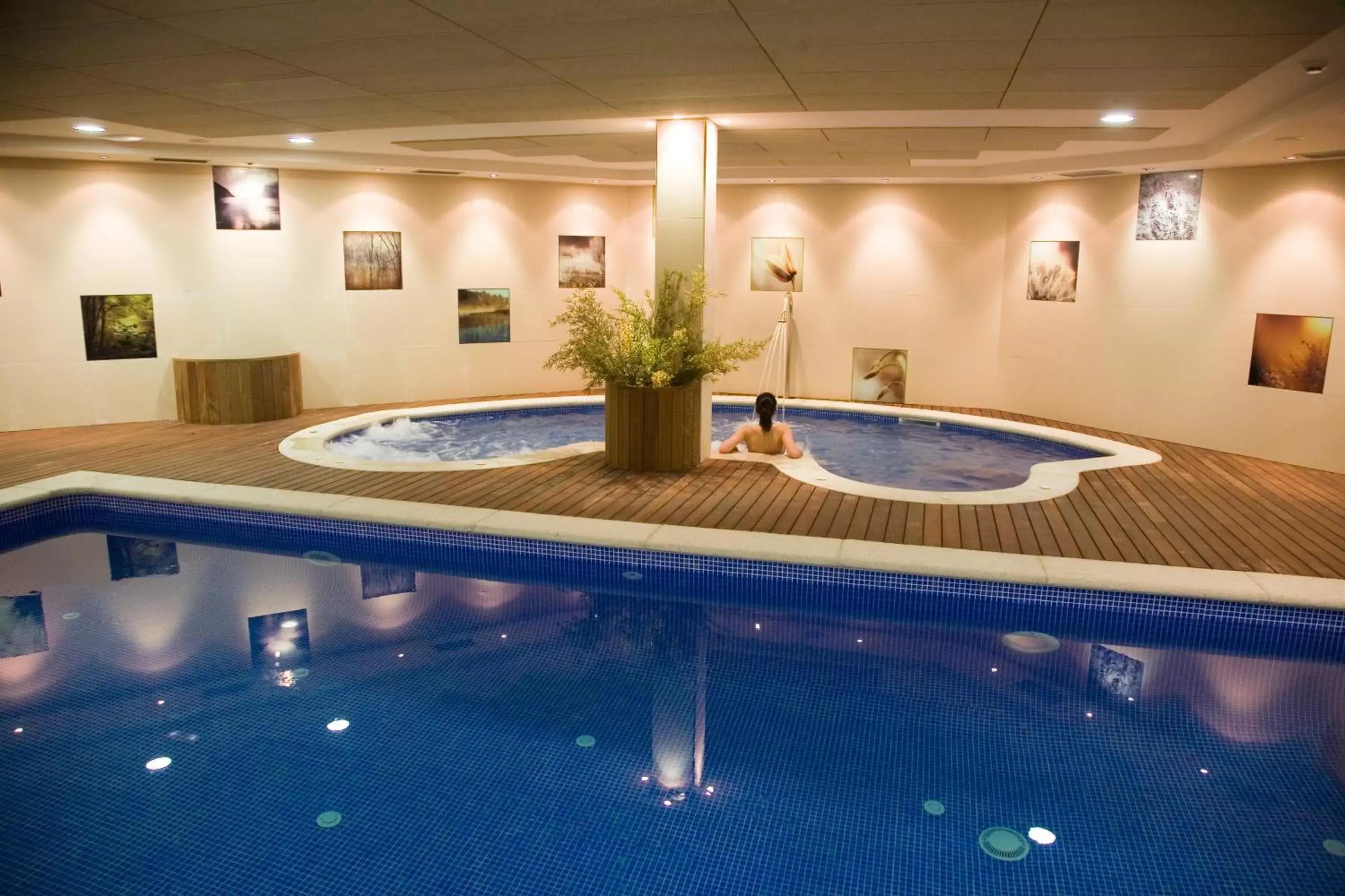 Spa and wellness centre/facilities, Swimming Pool in Silken Ciudad Gijón