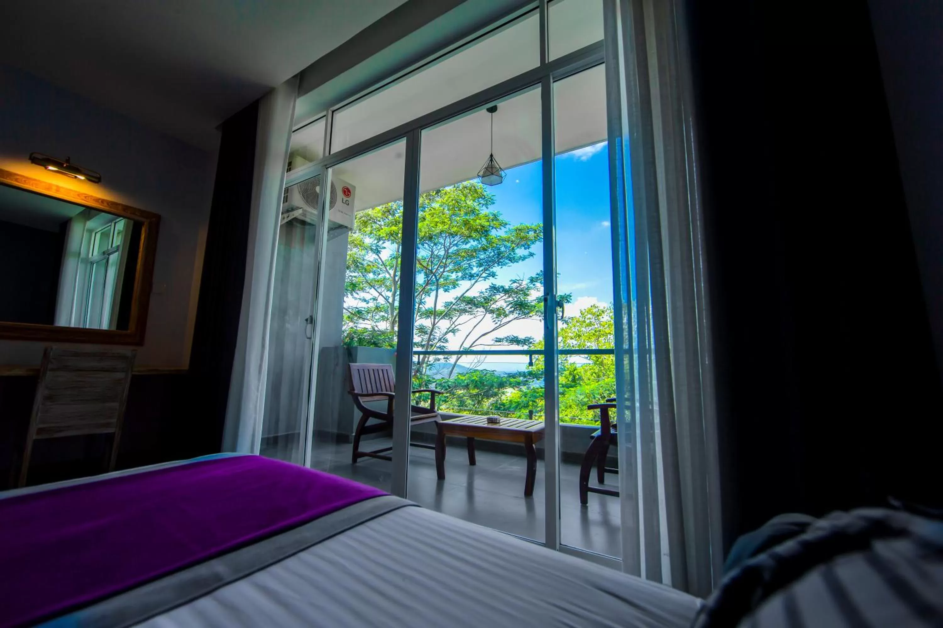 Natural landscape, Bed in Skyloft Kandy by Aaradhya