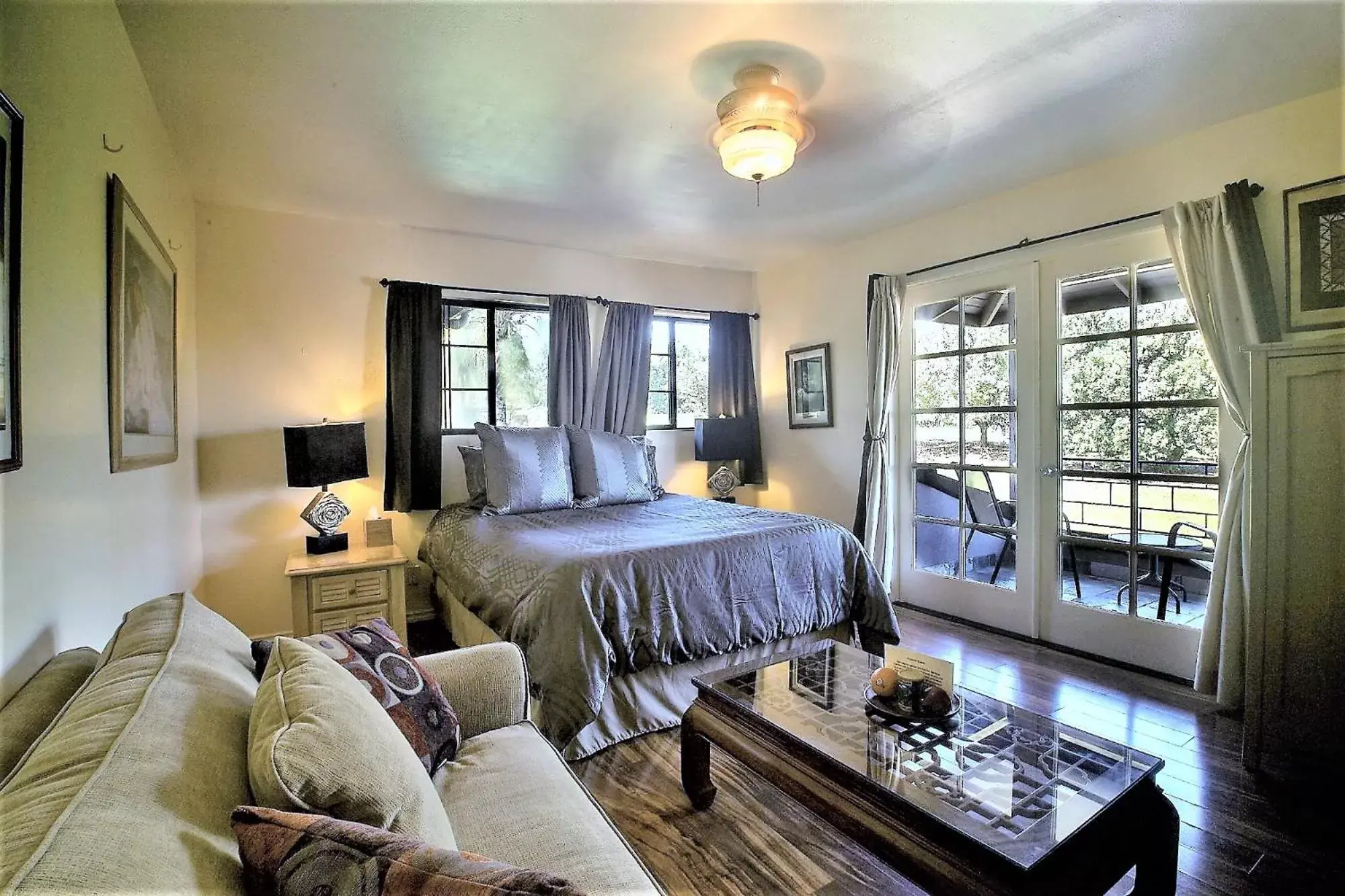 King Room with Balcony in The Inn at Kulaniapia Falls King Room with Balcony in The Inn at Kulaniapia Falls