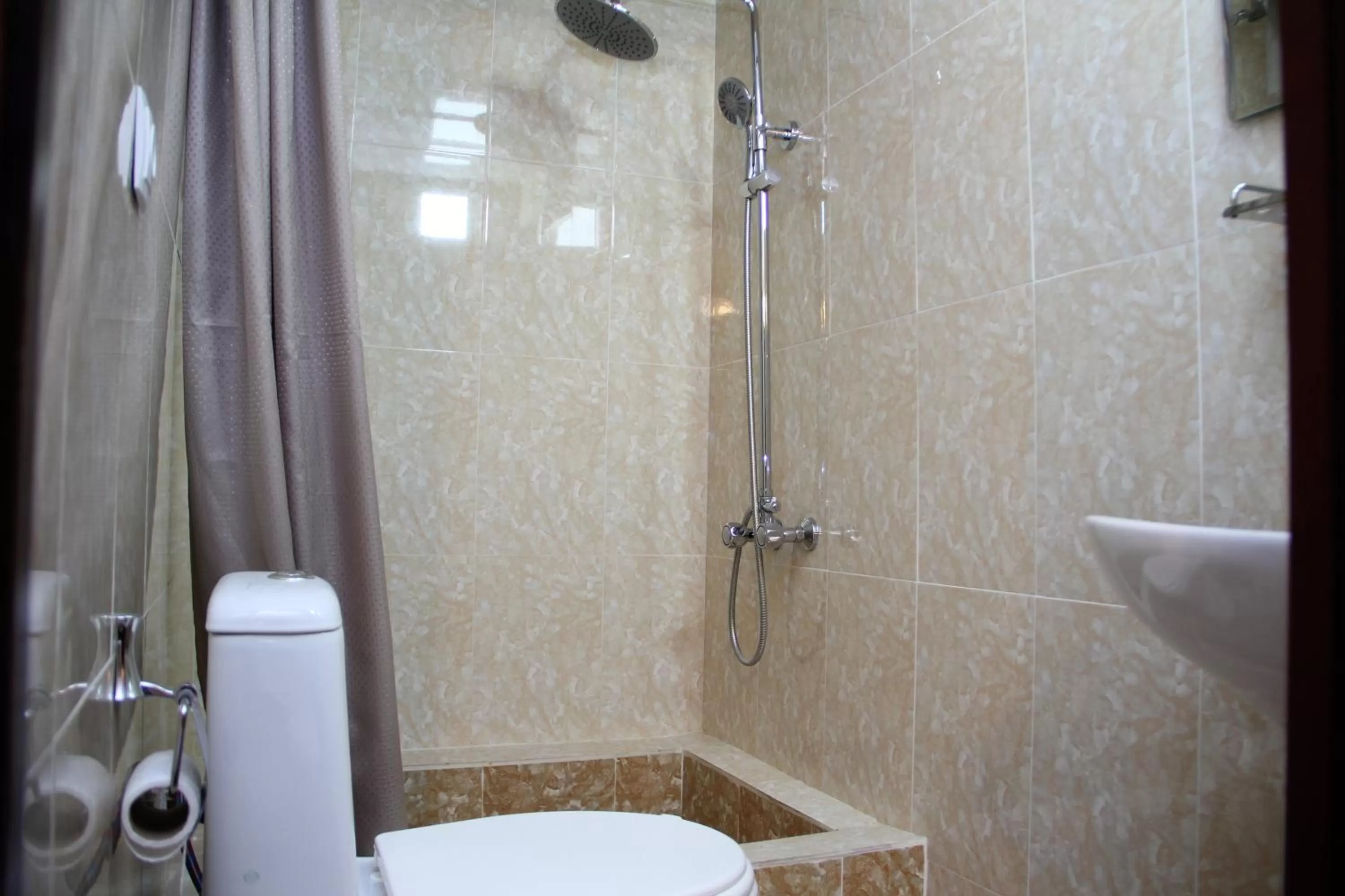 Bathroom in Anvar's Guests