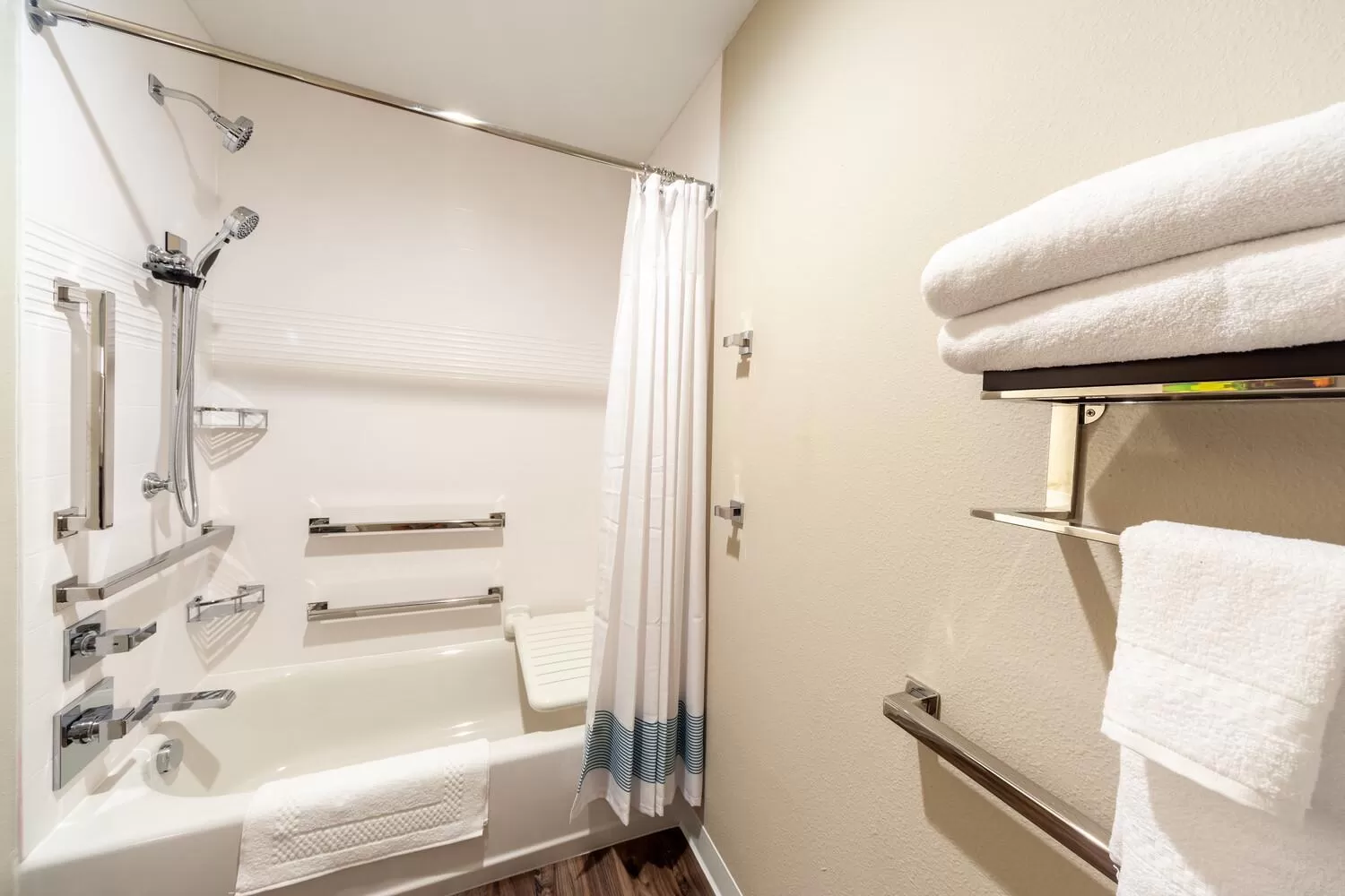 Bathroom in TownePlace Suites by Marriott Front Royal