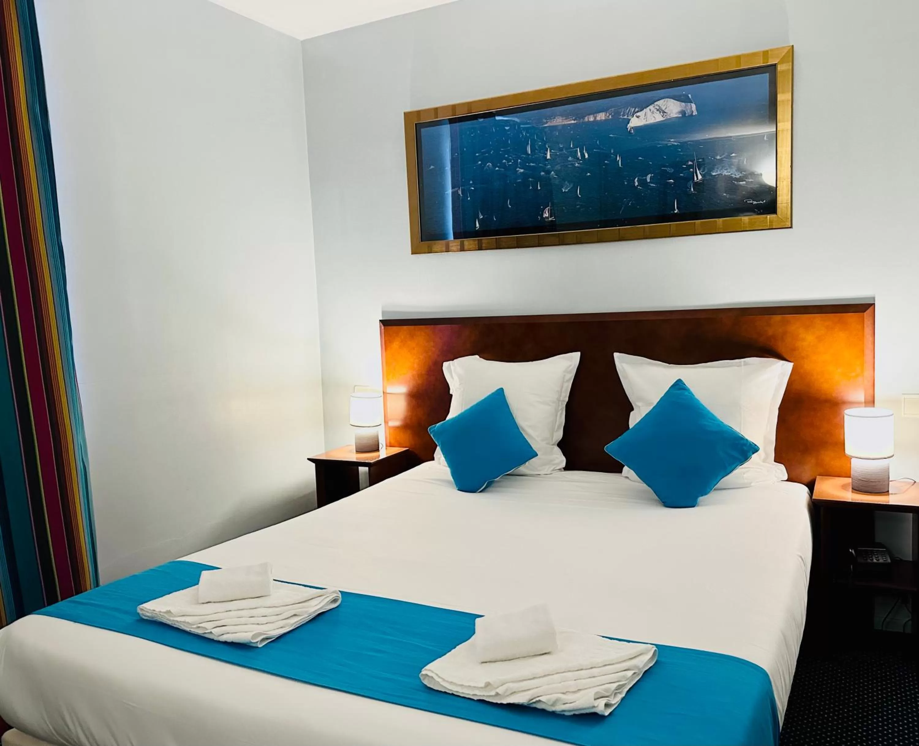 Bed in Hotel Bellevue Montmartre