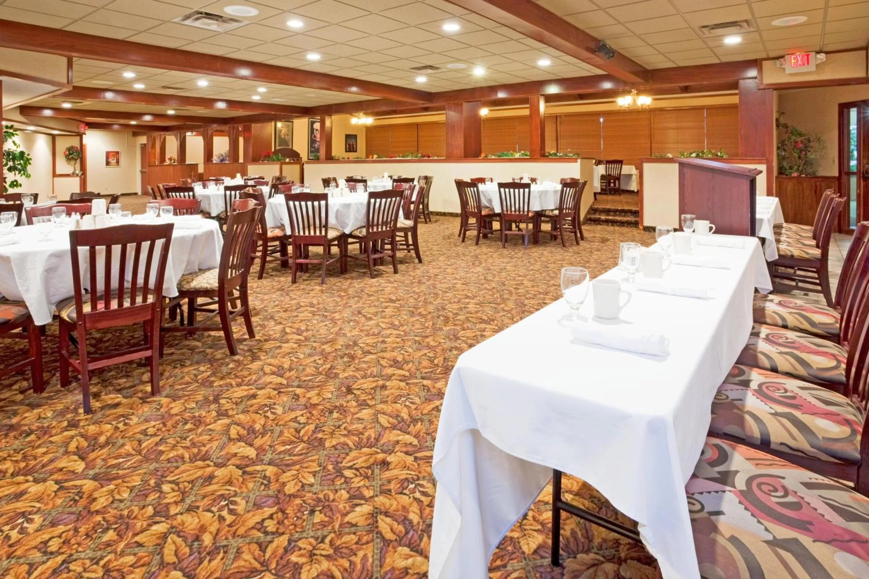 Meeting/conference room in Holiday Inn Alexandria by IHG