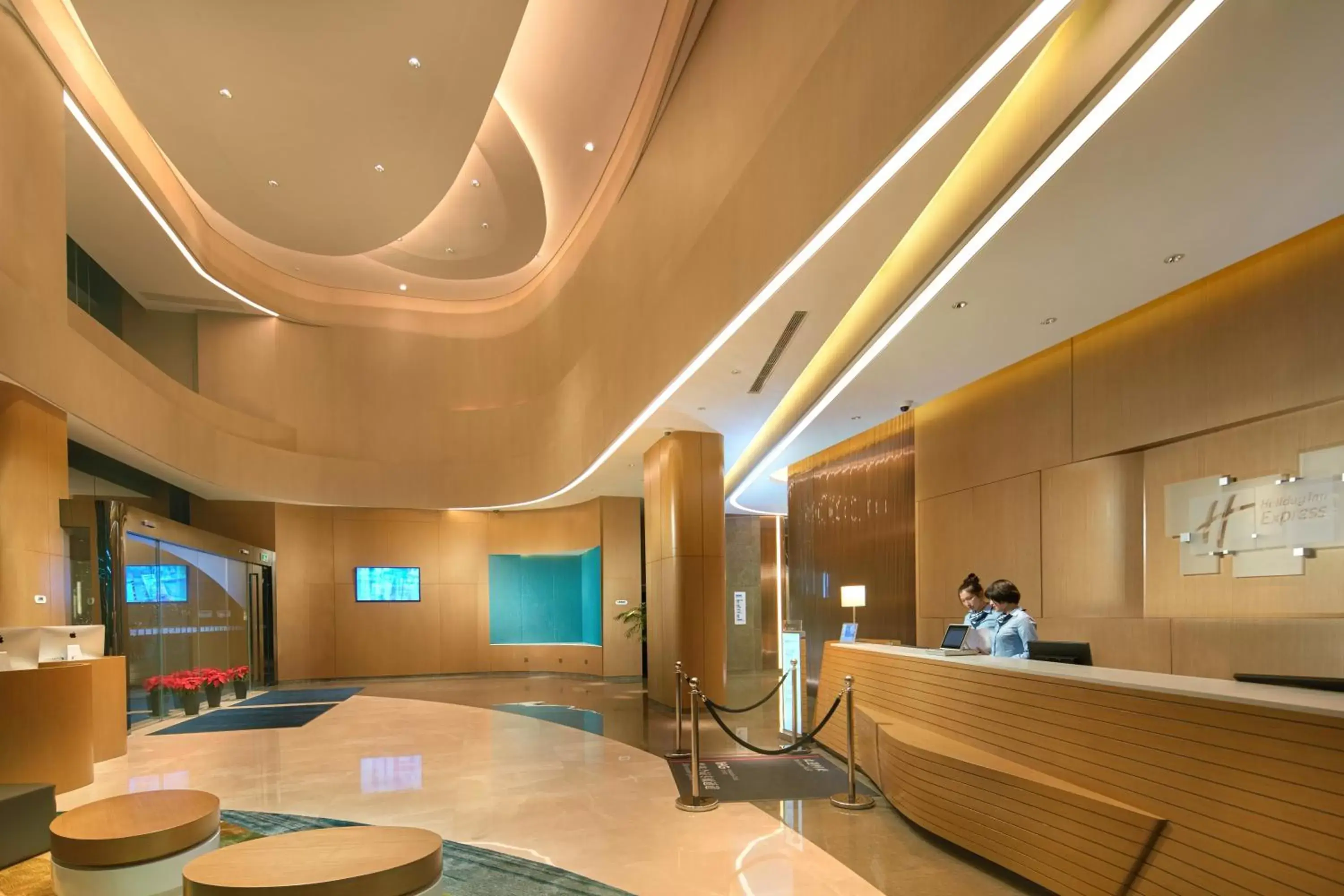 Property building, Lobby/Reception in Holiday Inn Express Hangzhou East Station, an IHG Hotel