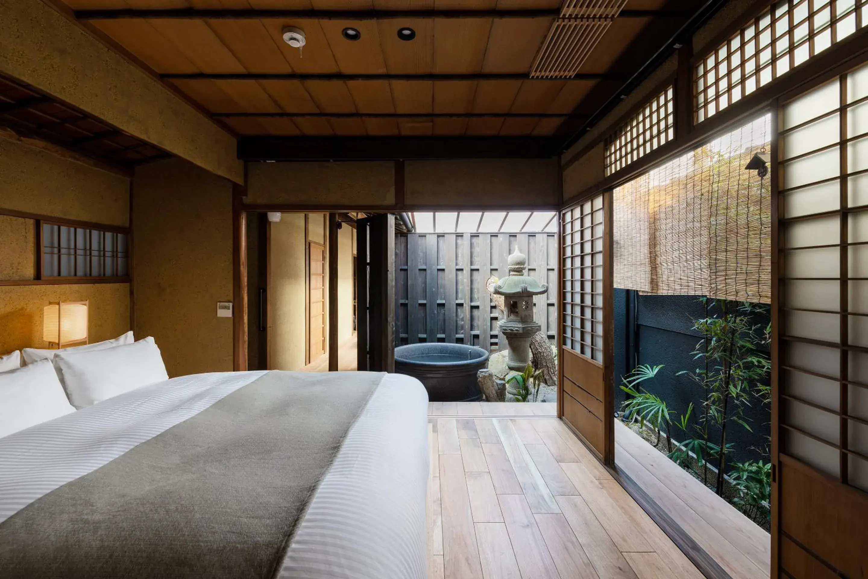 Bed in Nazuna Kyoto Gosho