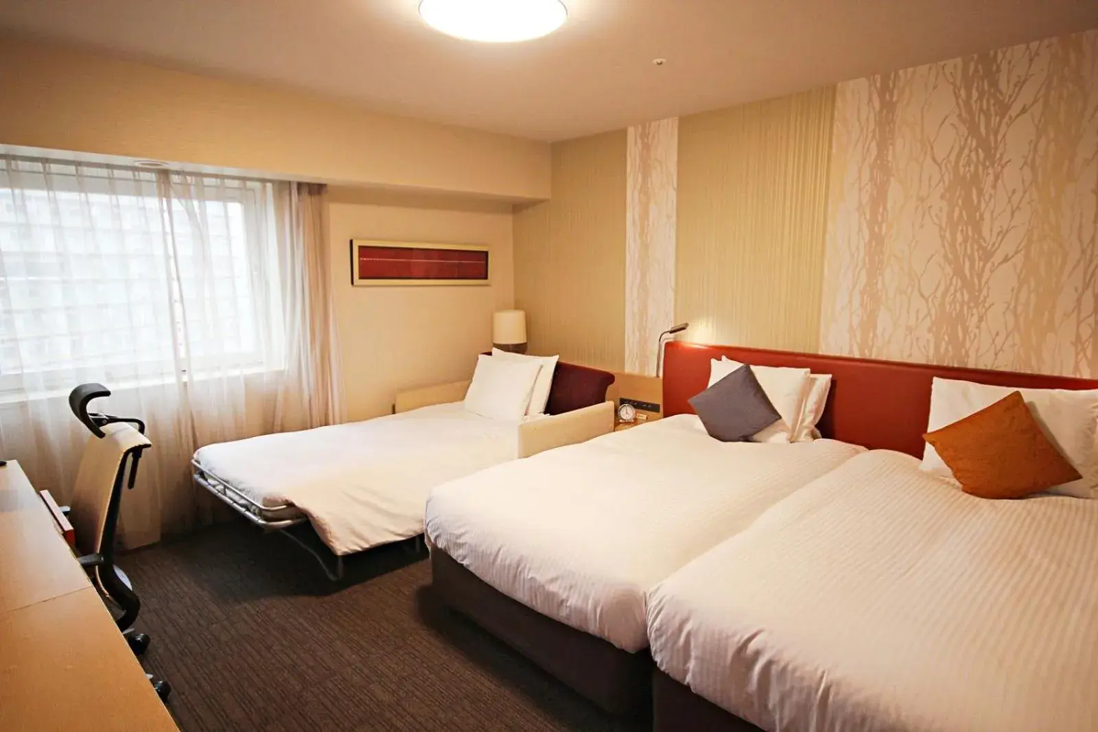 View (from property/room), Bed in Richmond Hotel Premier Musashikosugi