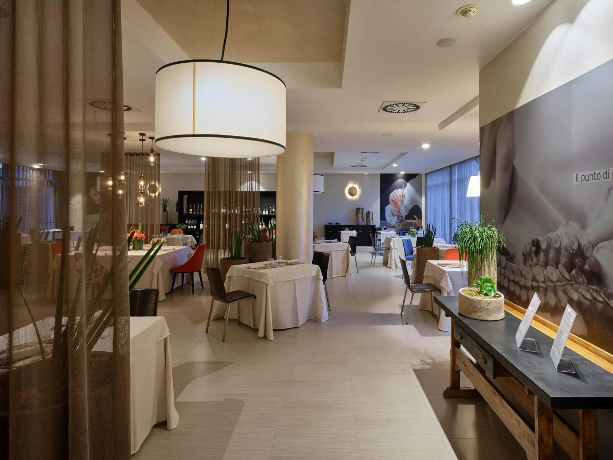 Restaurant/places to eat in Winter Garden Hotel Bergamo Airport