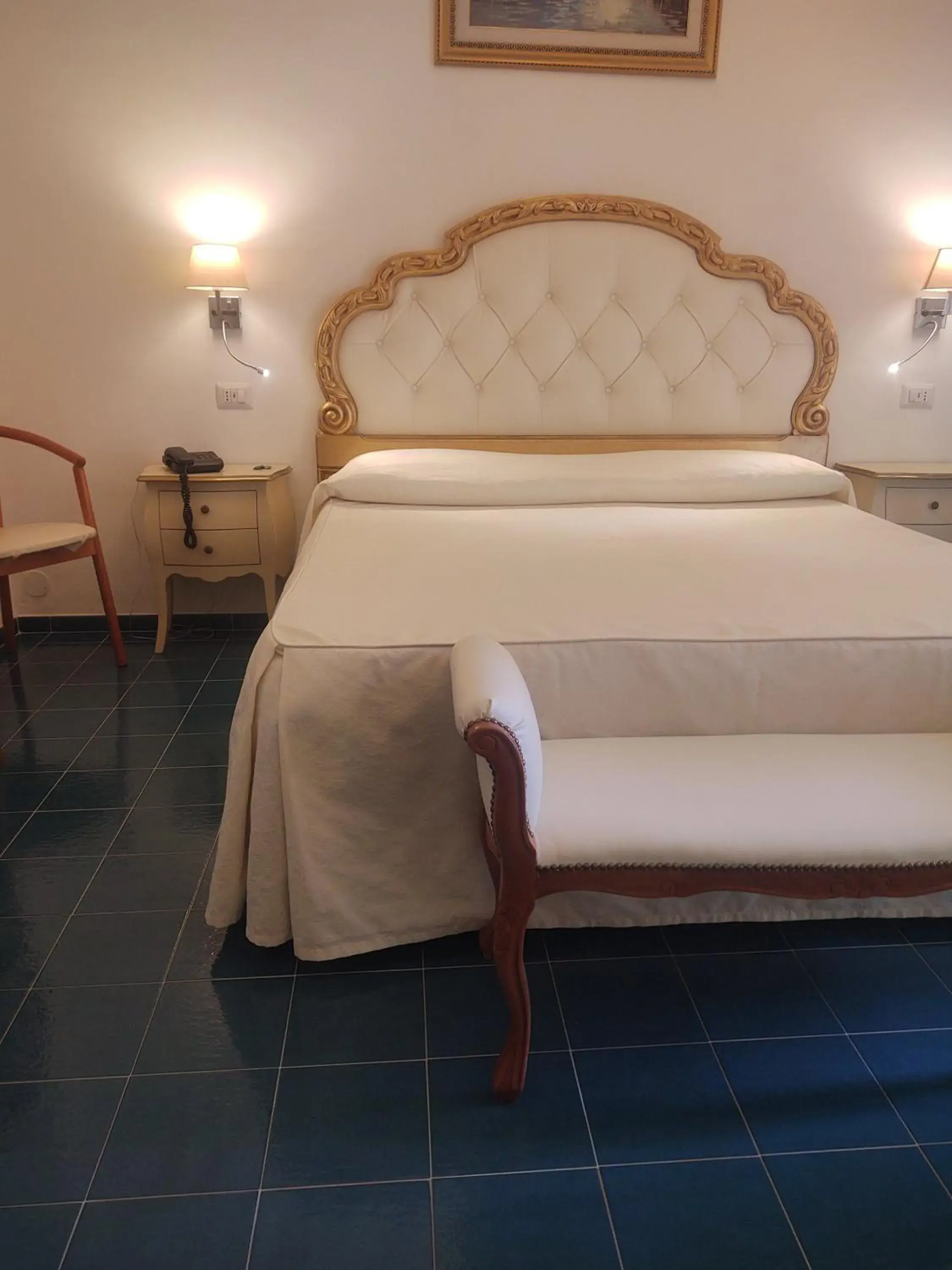 Photo of the whole room, Bed in Hotel La Perla Photo of the whole room, Bed in Hotel La Perla