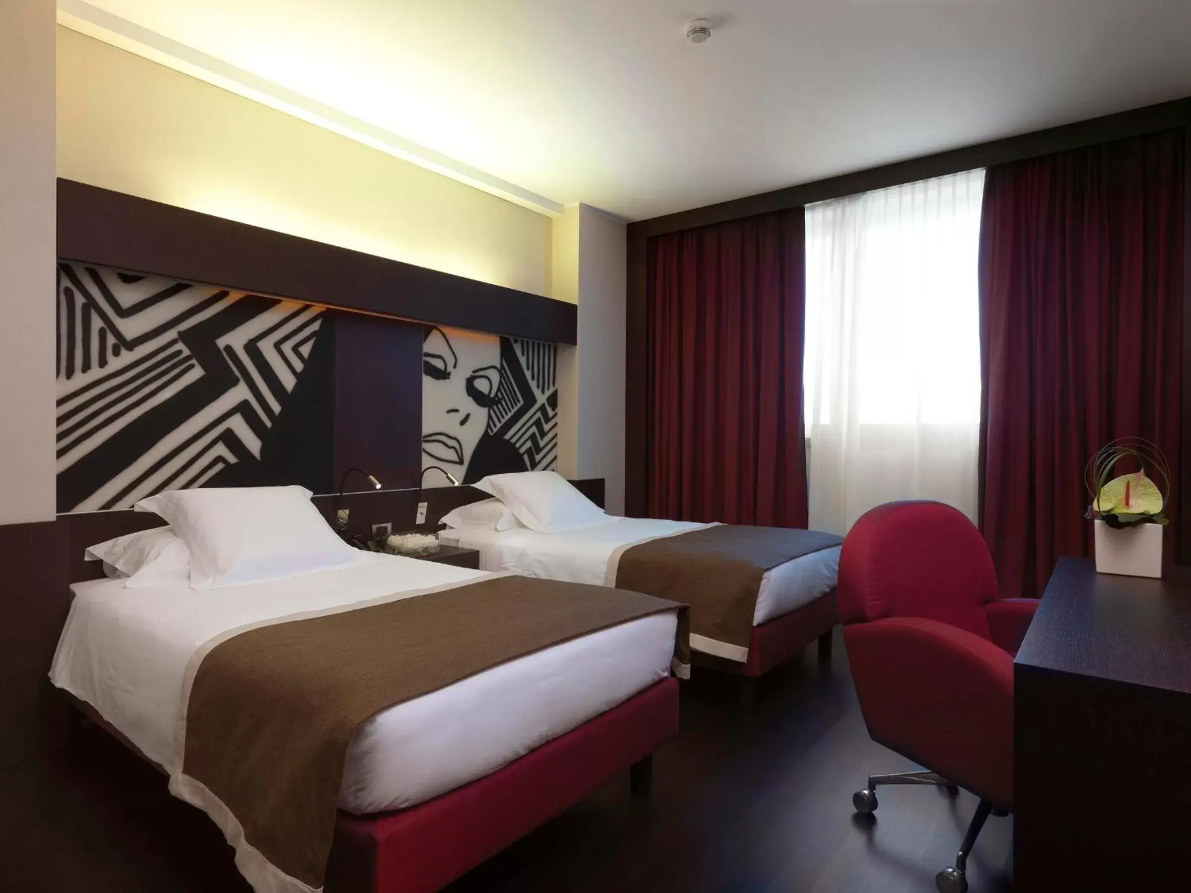 Photo of the whole room, Room Photo in Crowne Plaza Milan City, an IHG Hotel