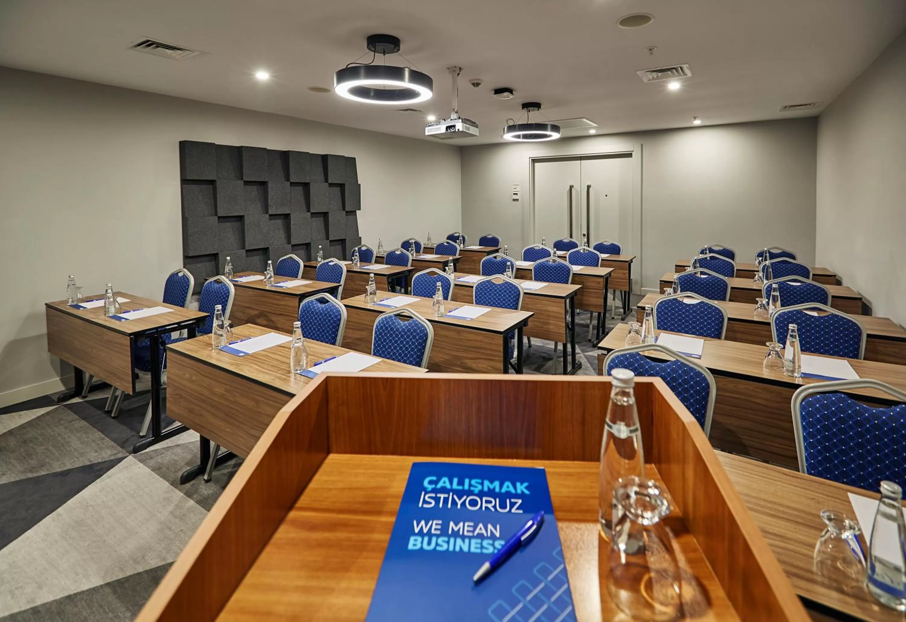 Meeting/conference room in Holiday Inn Express - Istanbul - Atakoy Metro by IHG