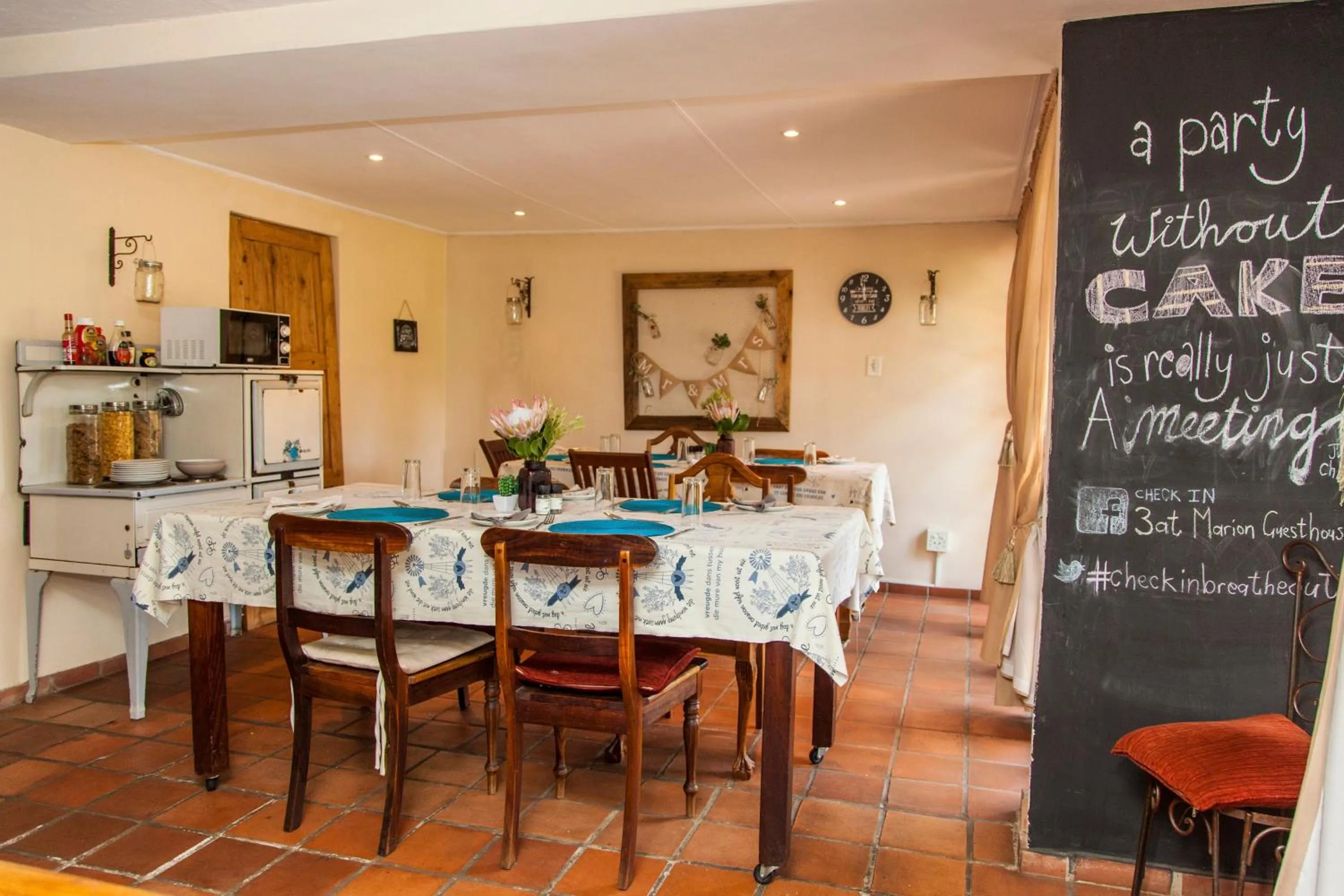 Restaurant/places to eat in 3@Marion Guest House