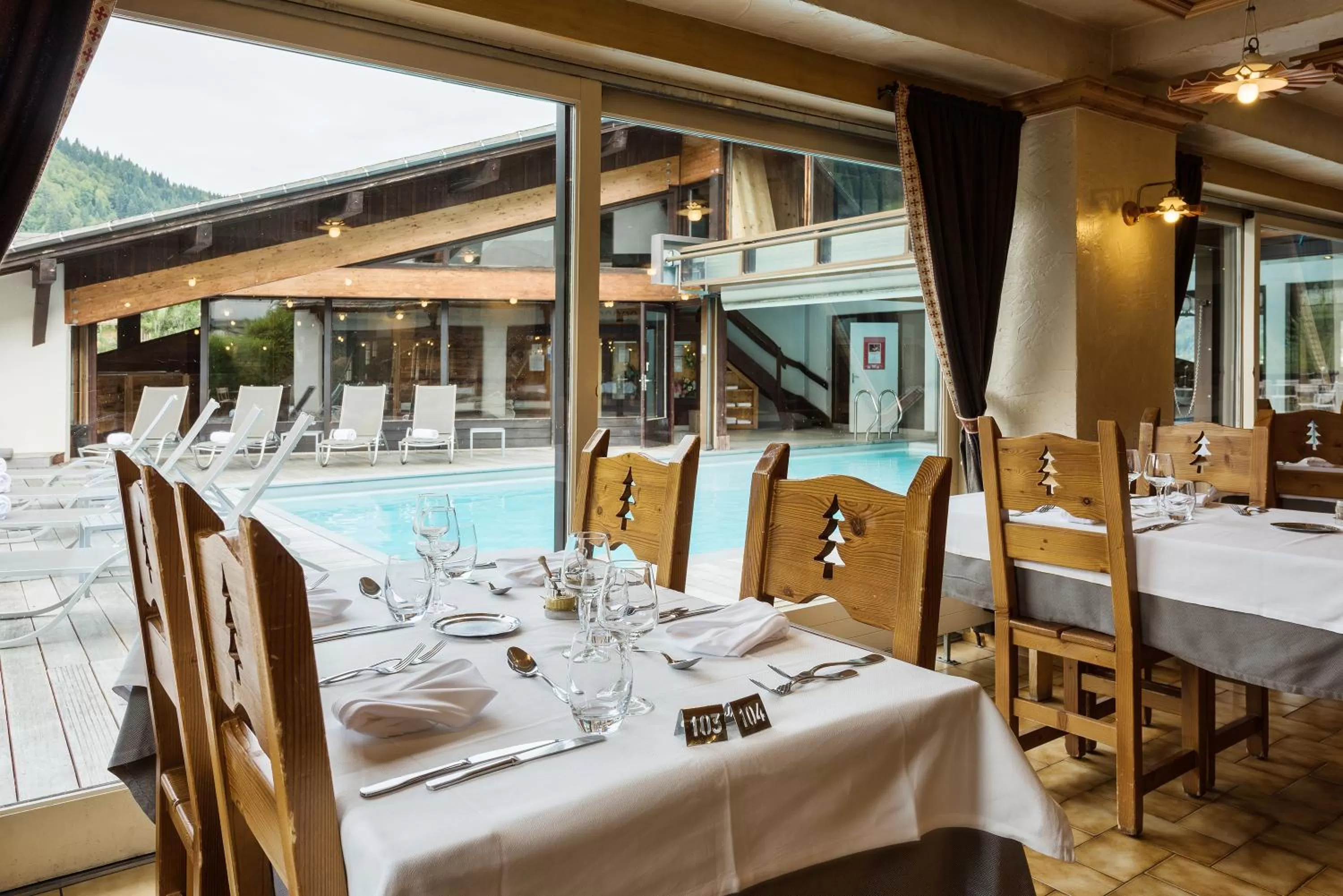 Restaurant/places to eat in Hotel le Petit Dru