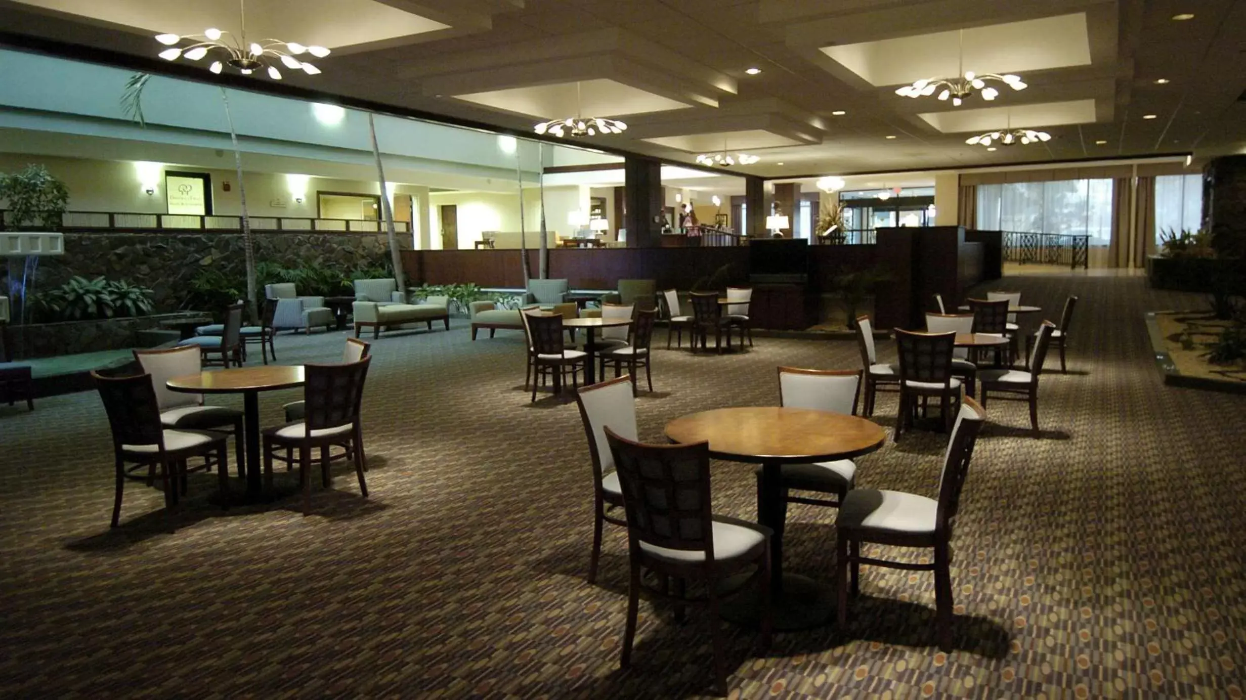 Lobby or reception, Restaurant/Places to Eat in DoubleTree by Hilton Augusta