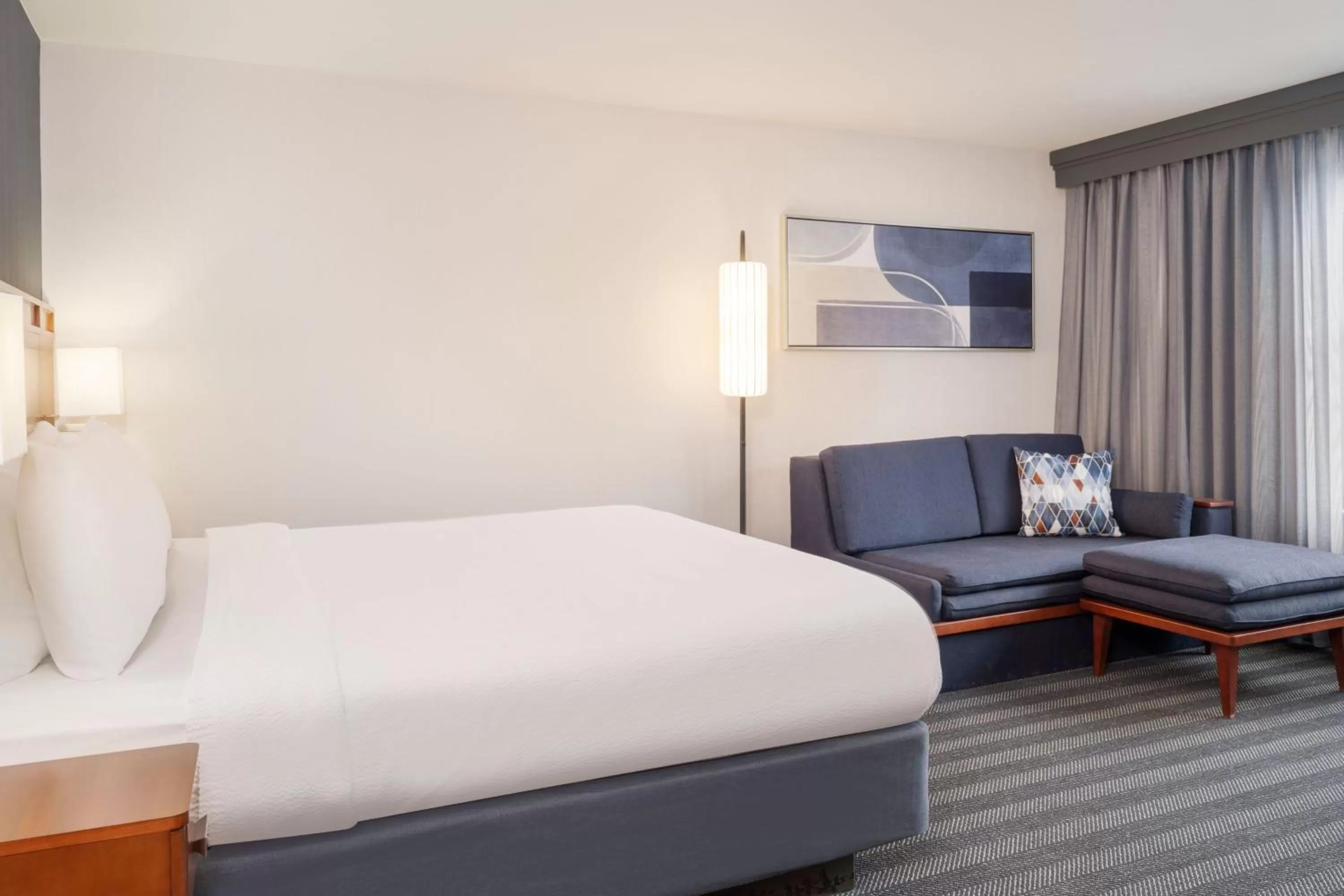 Photo of the whole room, Bed in Courtyard by Marriott Columbus New Albany