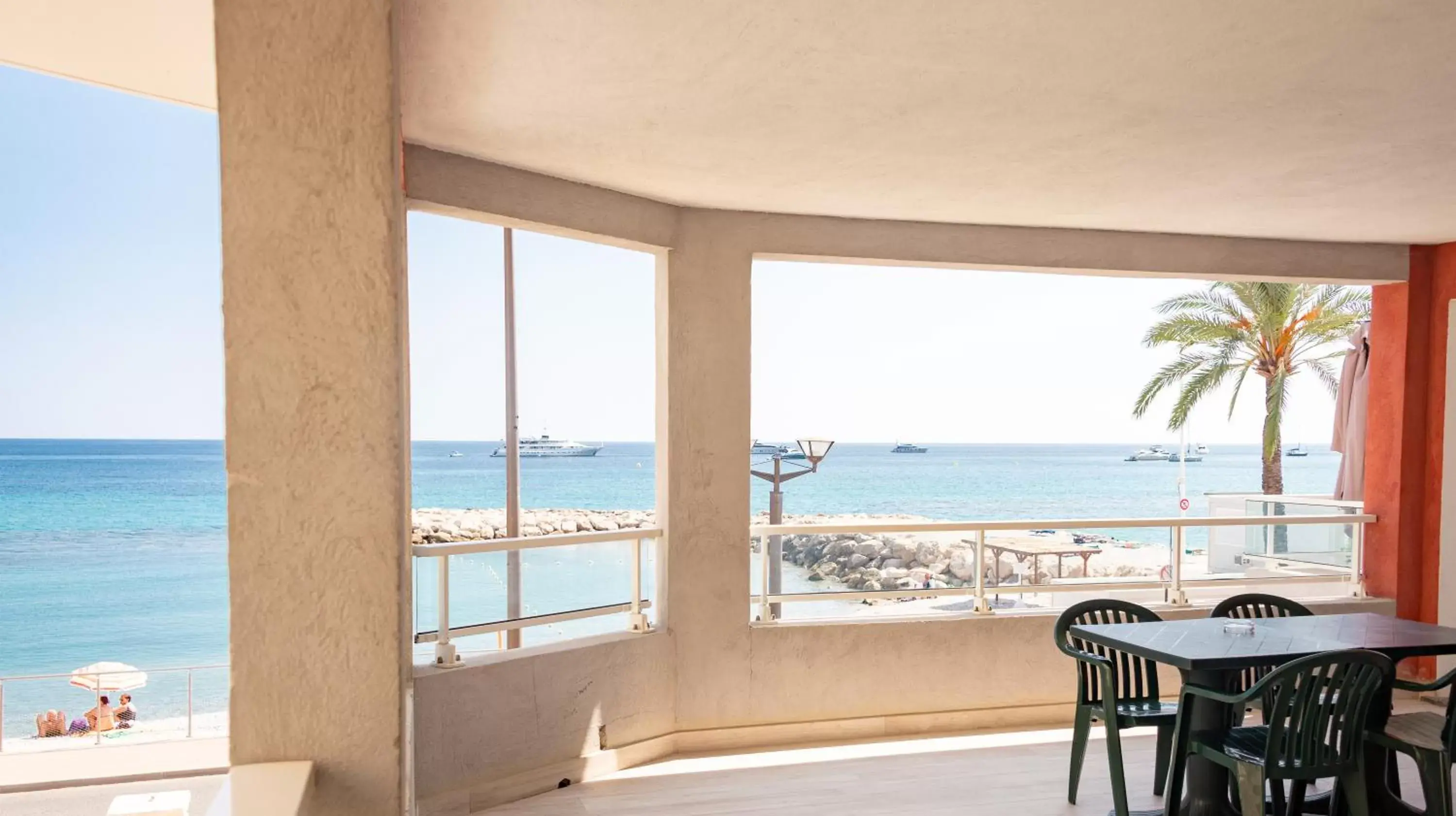 Balcony/Terrace, Sea View in Hotel et Appartements Reine D'Azur