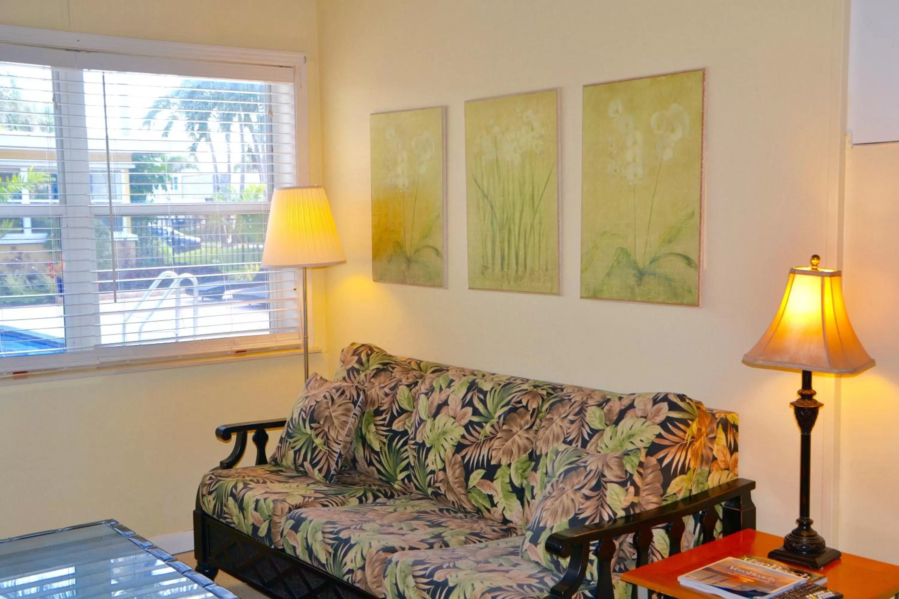 Living room, Seating Area in Sea Turtle Inn