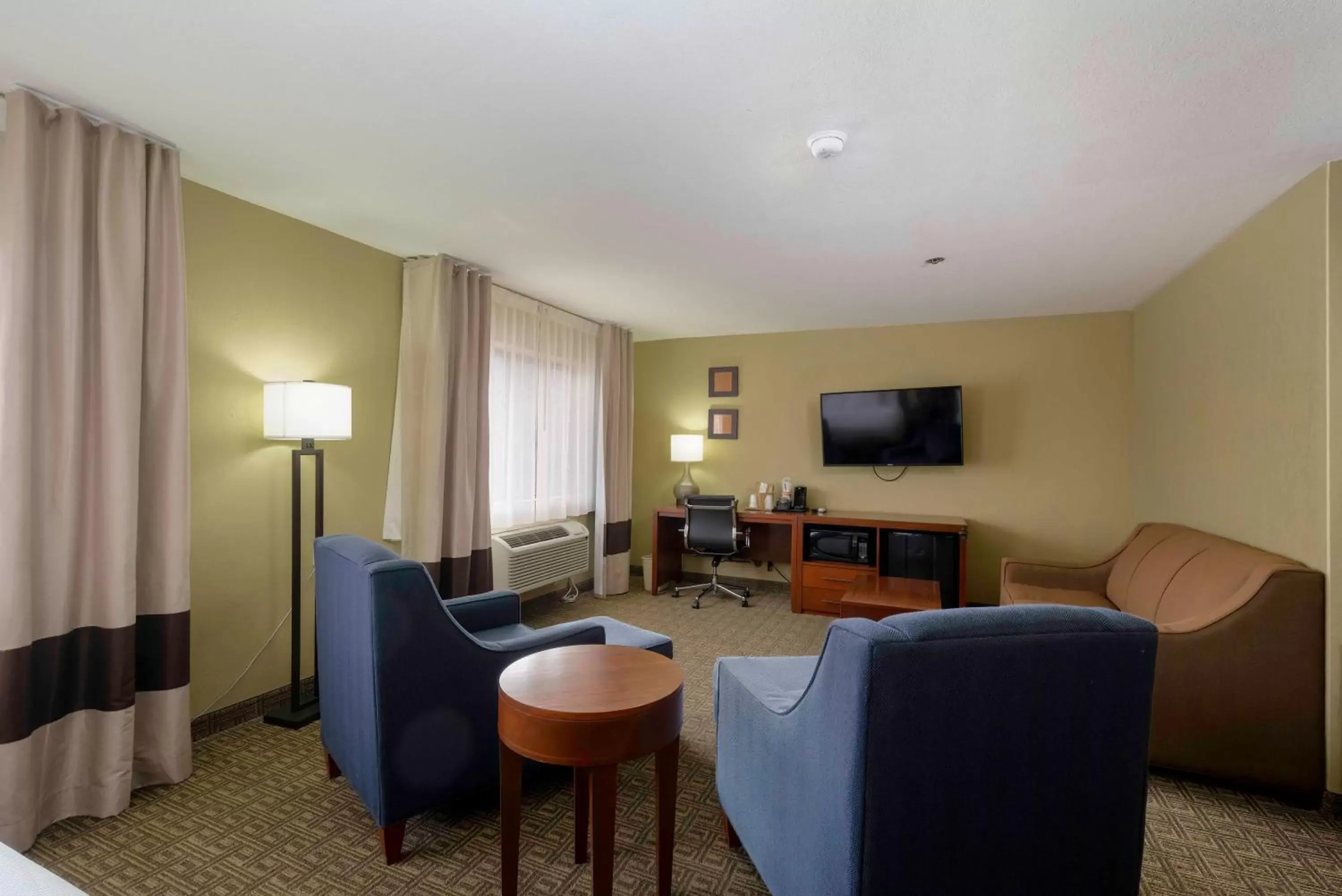 Seating Area in Comfort Inn Near Gila National Forest