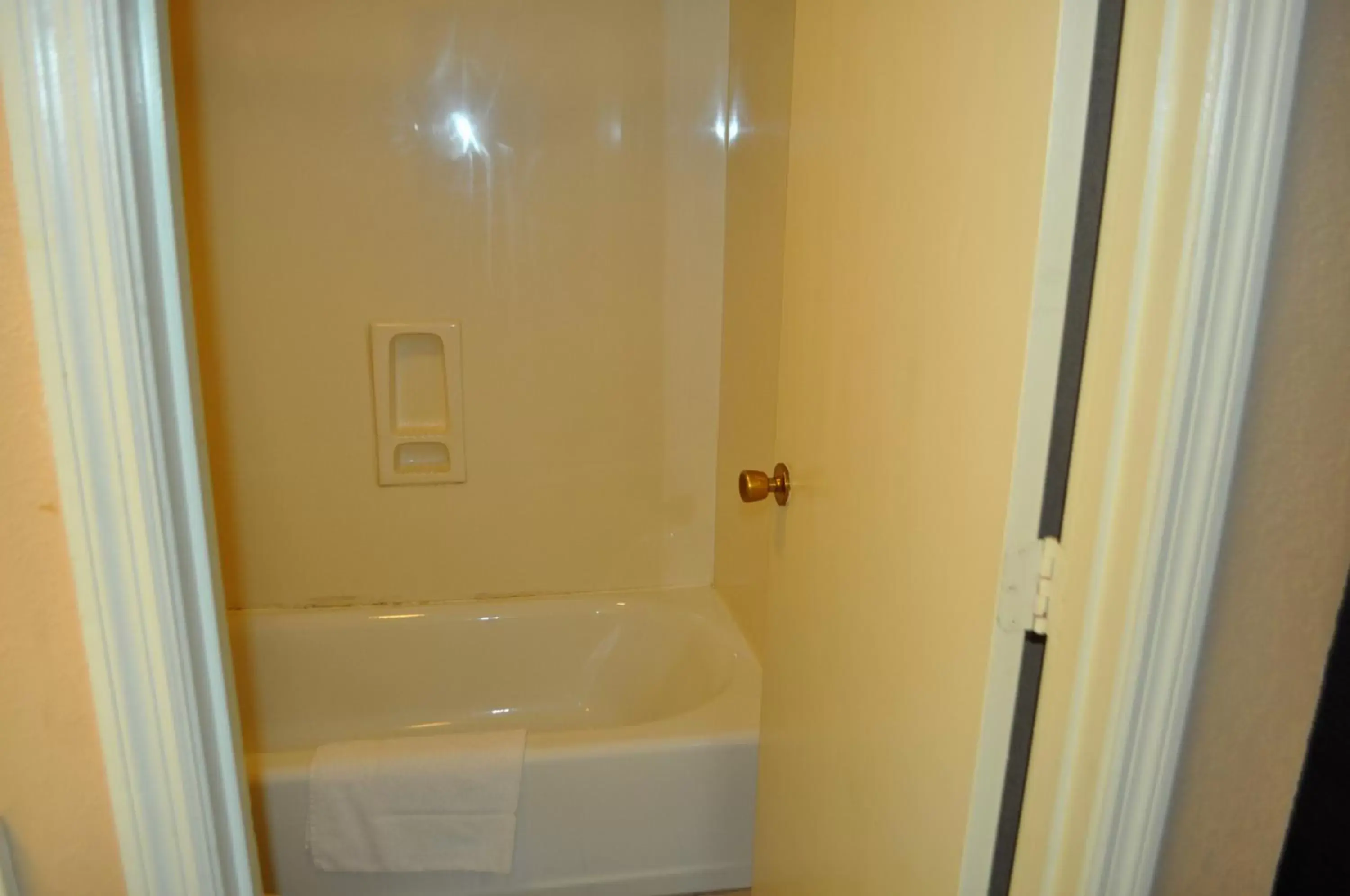 Shower, Bathroom in Bestway Inn - Madison