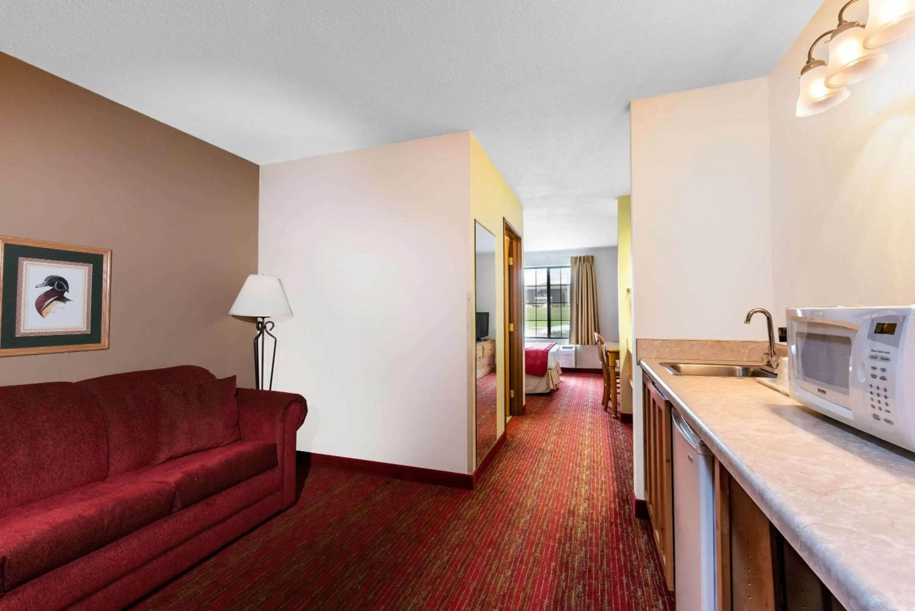 Photo of the whole room, Kitchen/Kitchenette in Summerset Hotel and Suites Rapid City West