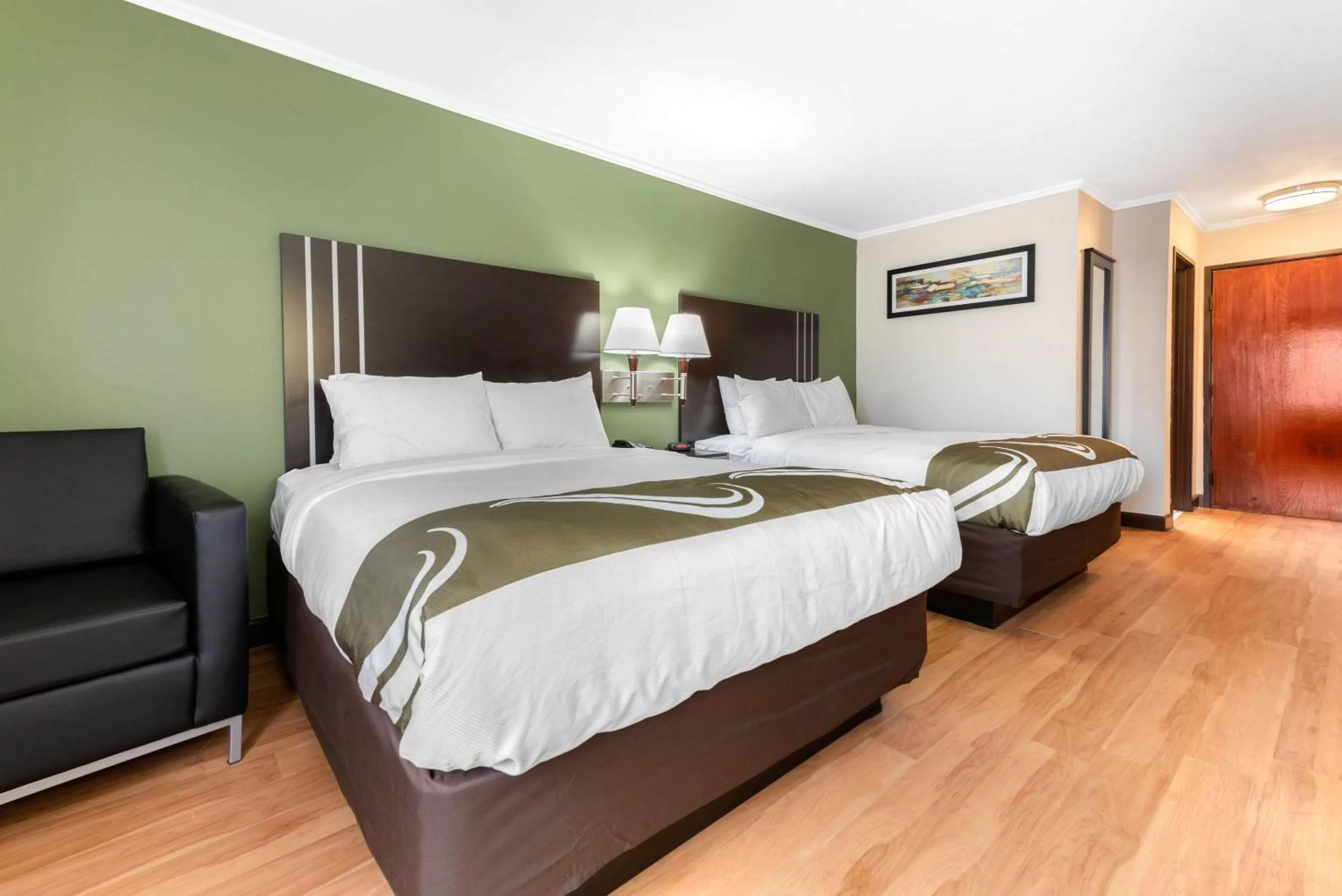 Photo of the whole room, Bed in Quality Inn Fairborn near Wright Patterson AFB