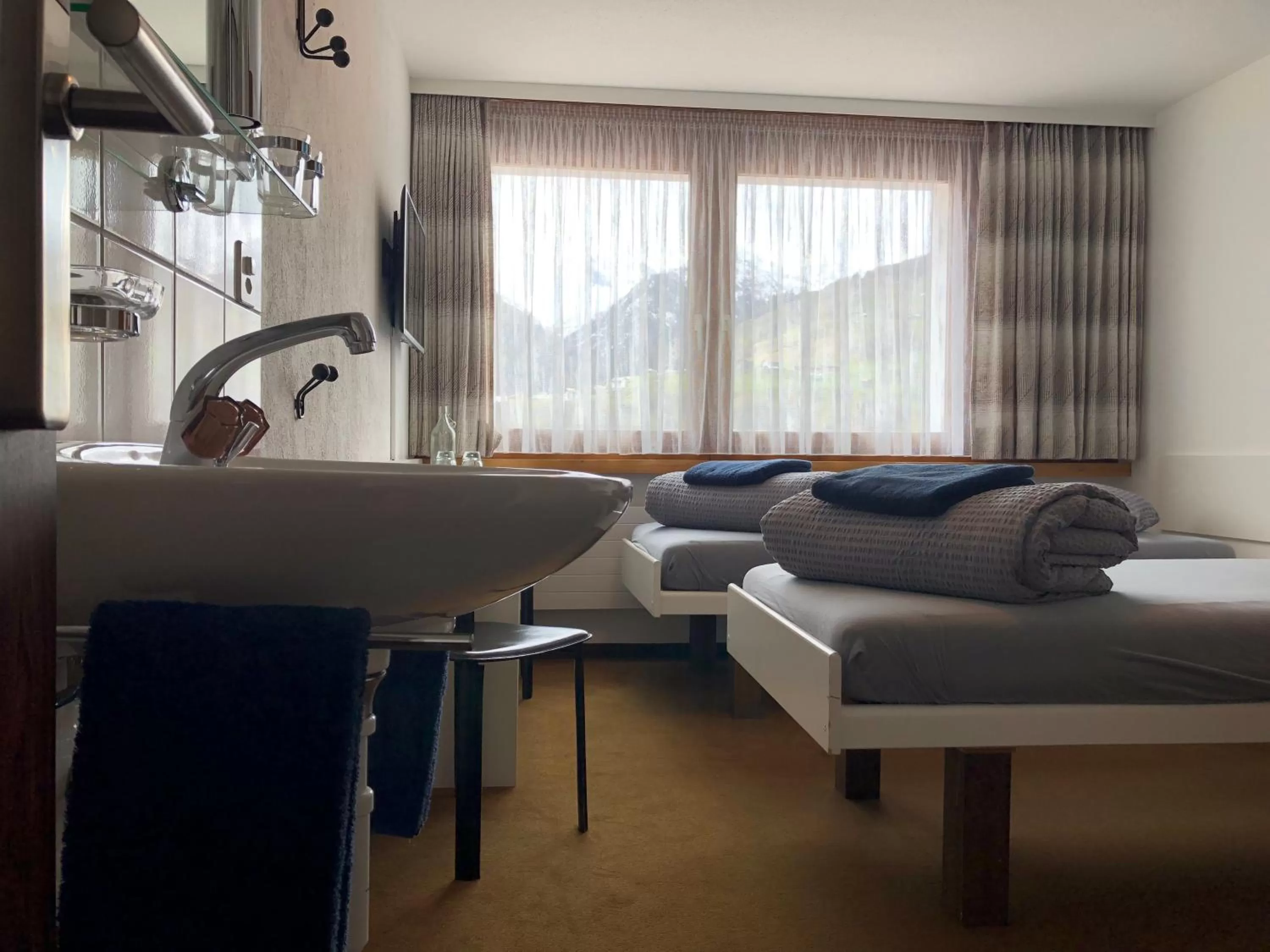 Photo of the whole room, Bed in Catrina Lodge