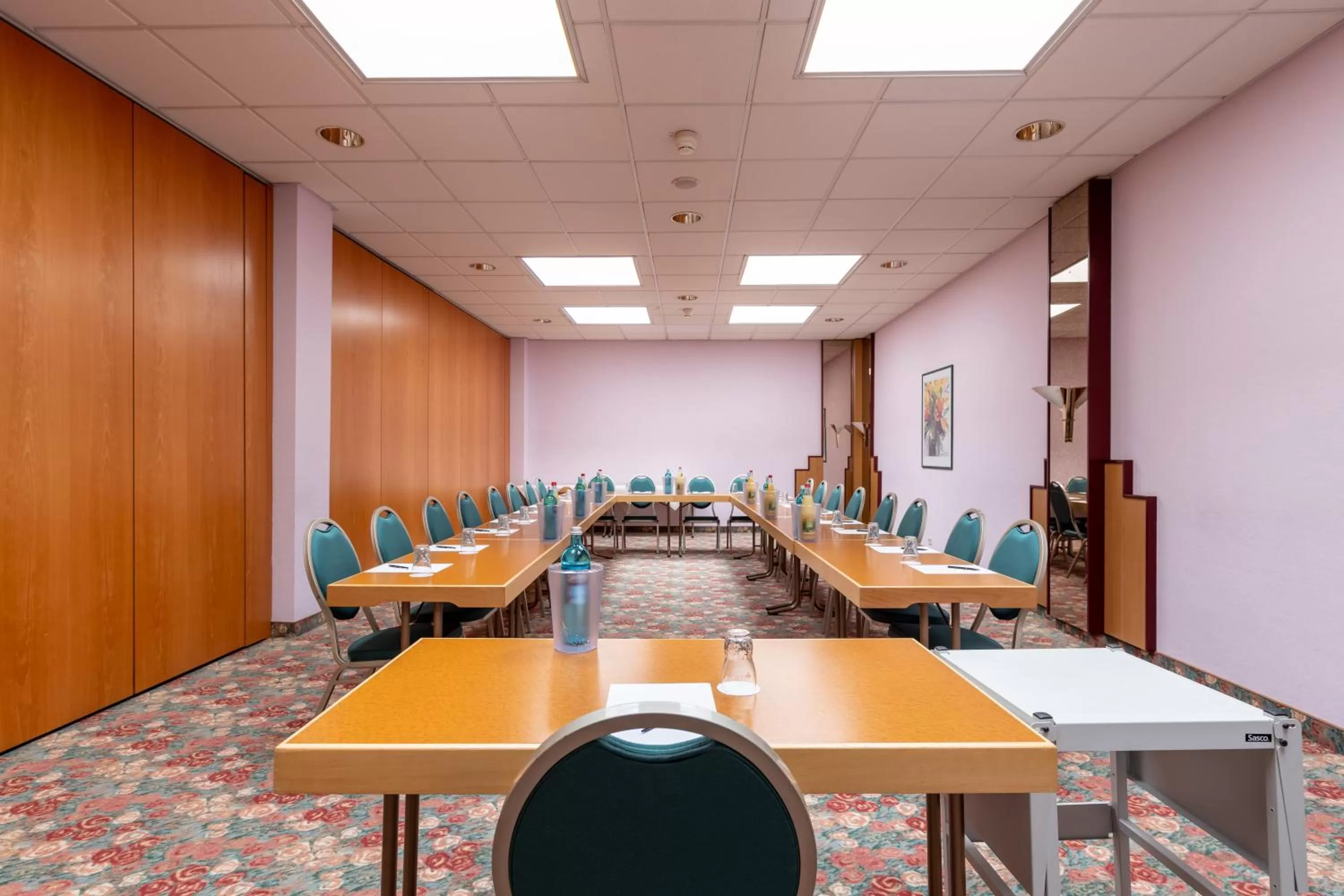 Meeting/conference room in Fly Inn Hotel Frankfurt Airport Rüsselsheim ehemals Trip Inn Hotels