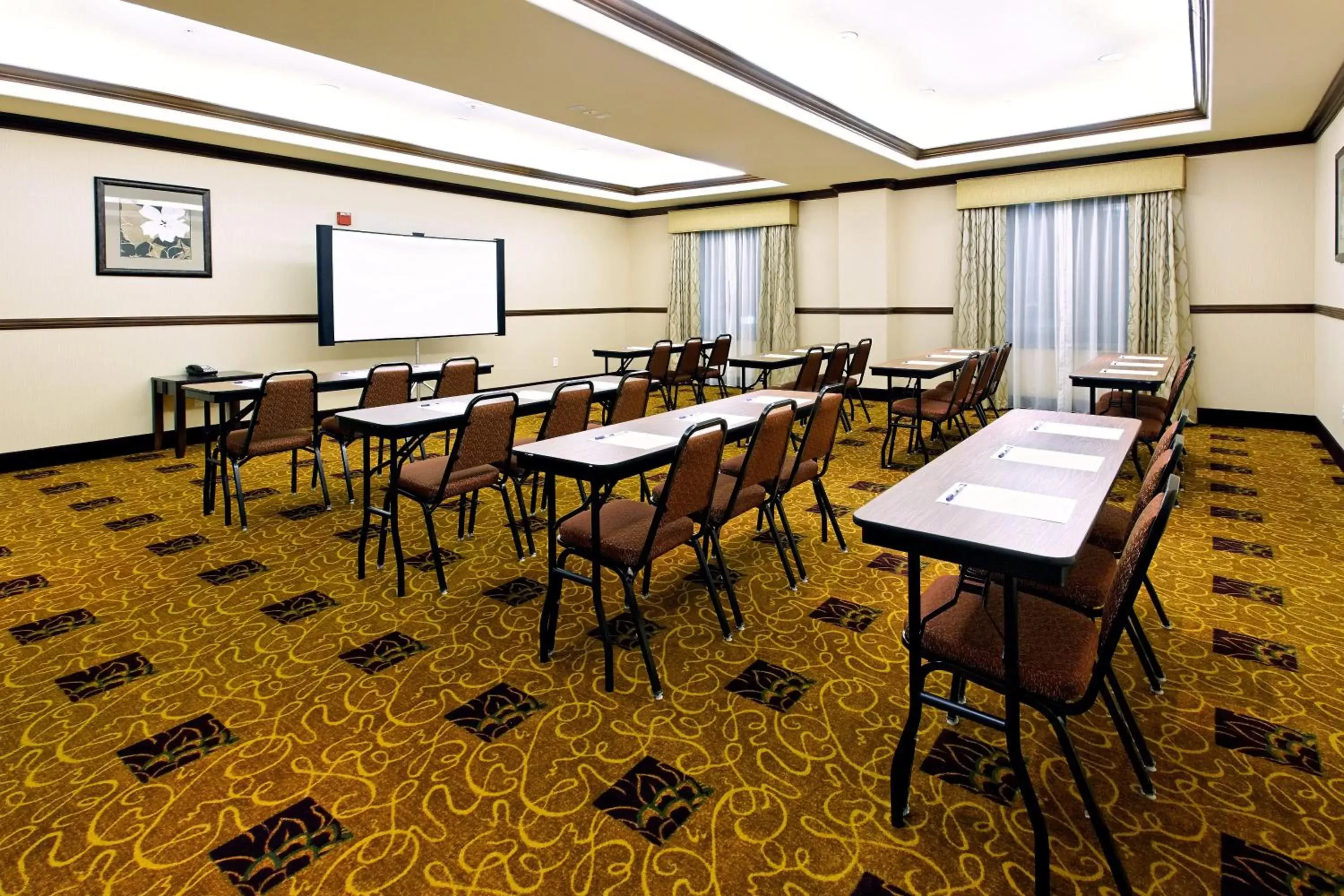 Meeting/conference room in Holiday Inn Express Fresno Northwest - Herndon, an IHG Hotel