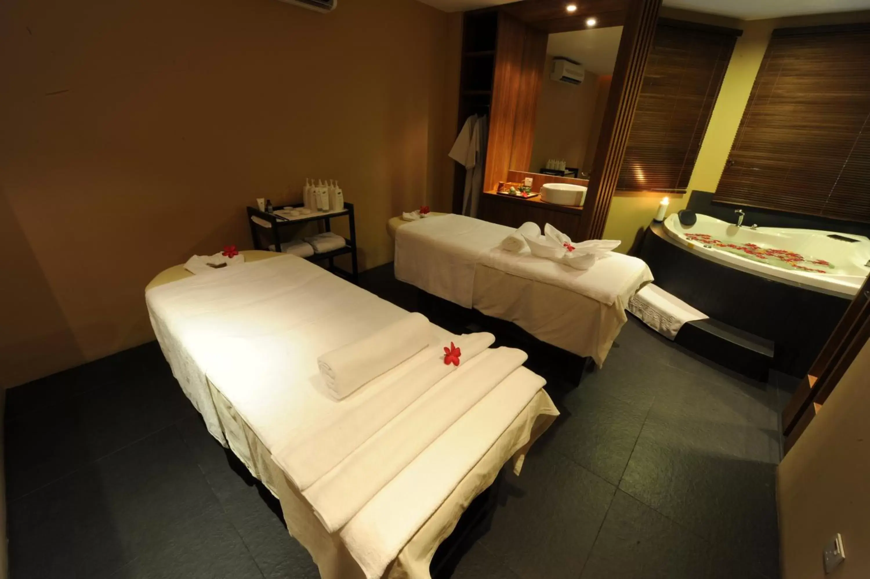 Spa and wellness centre/facilities, Bed in Thistle Port Dickson