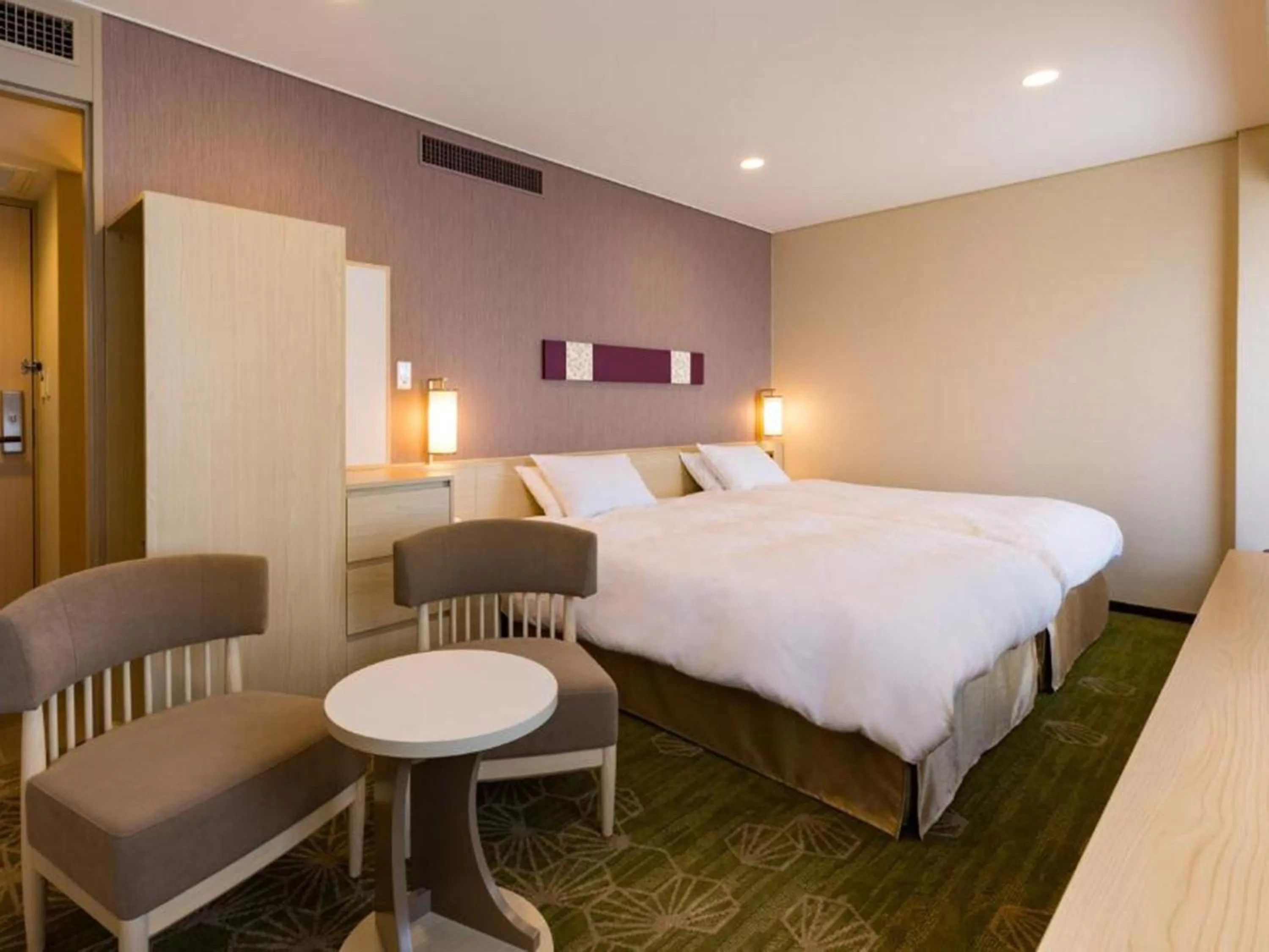 Bed in Shinjuku Prince Hotel