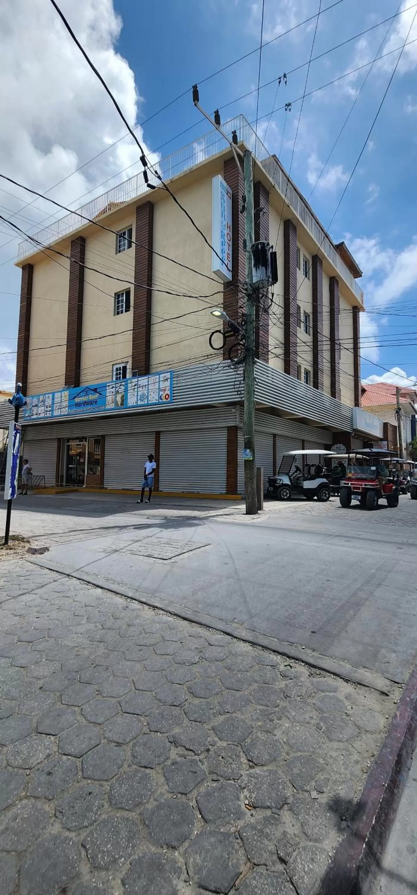 Property building in Voyager Sun & Reef Hotel