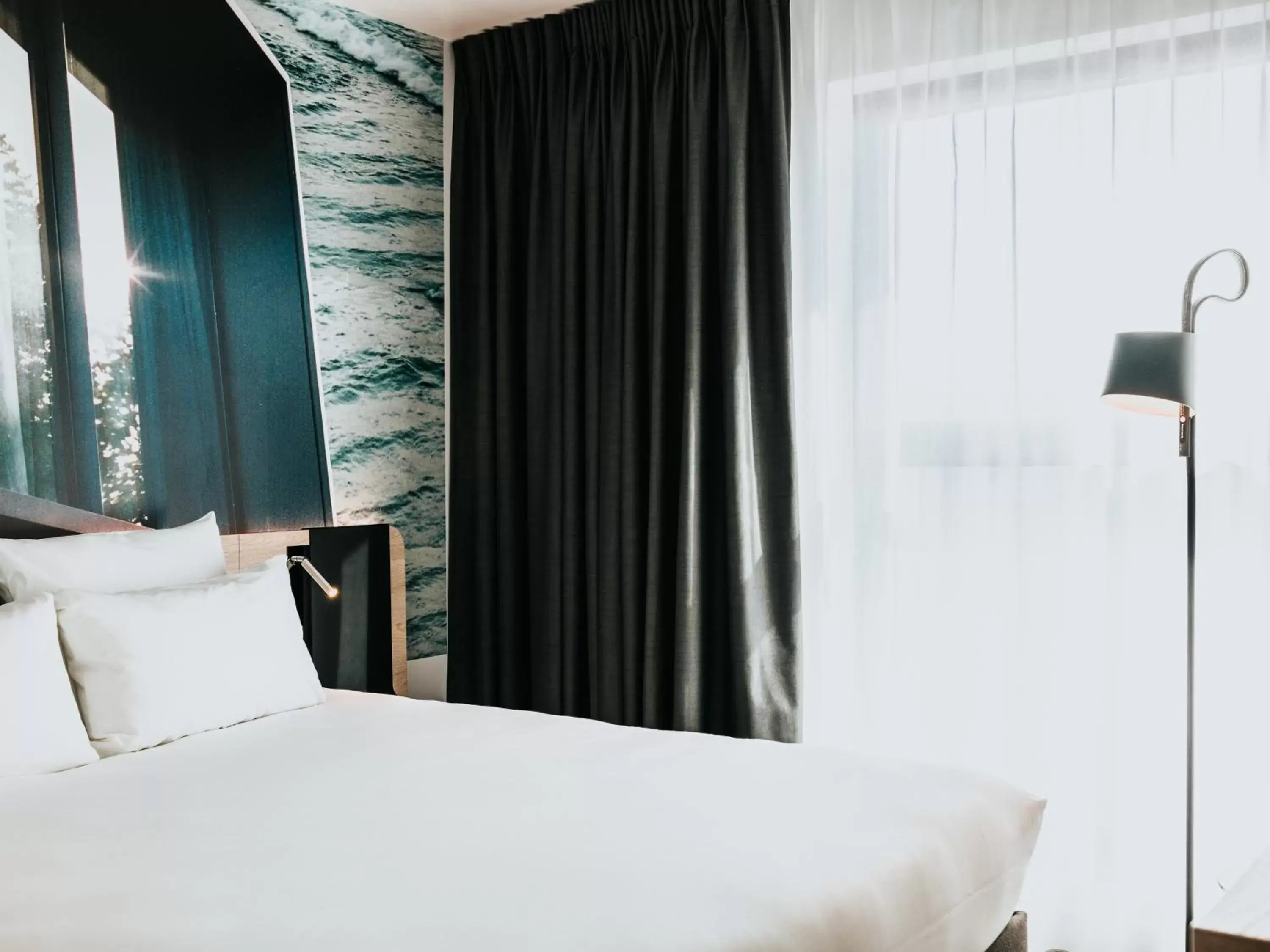 Bedroom, Bed in Novotel Angers Centre Gare