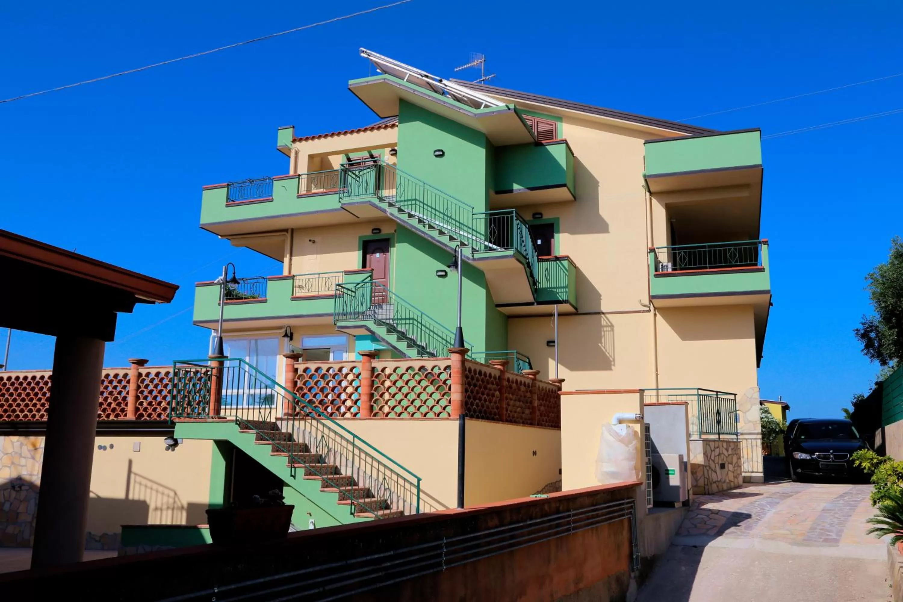 Property building in Appartamenti Anzà