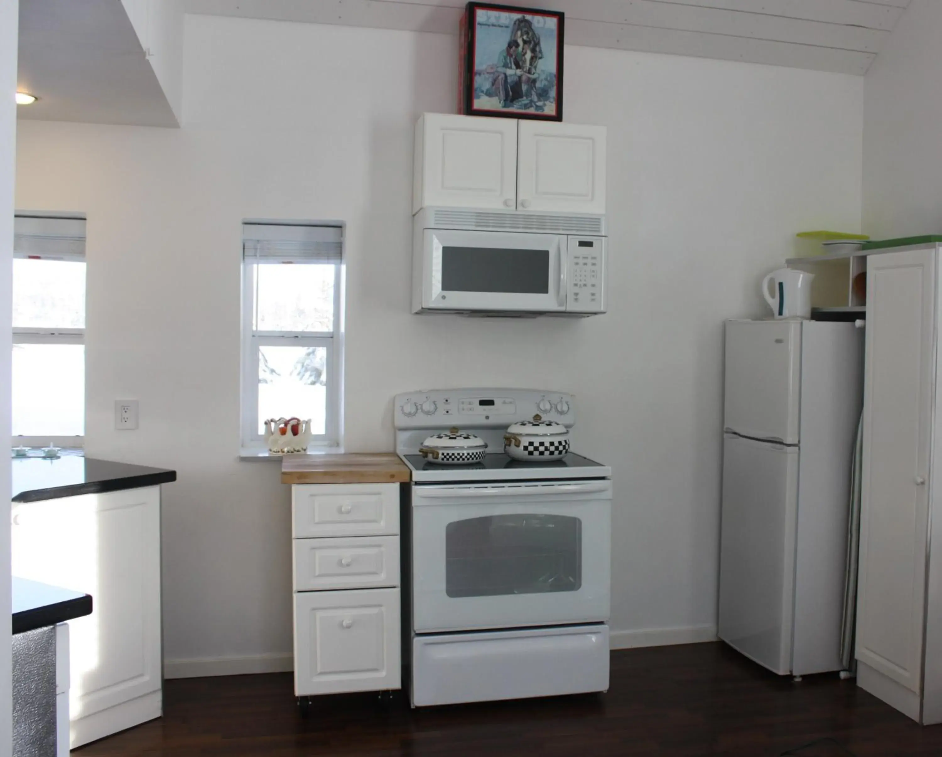 Photo of the whole room, Kitchen/Kitchenette in Woodhouse Cottages And Ranch