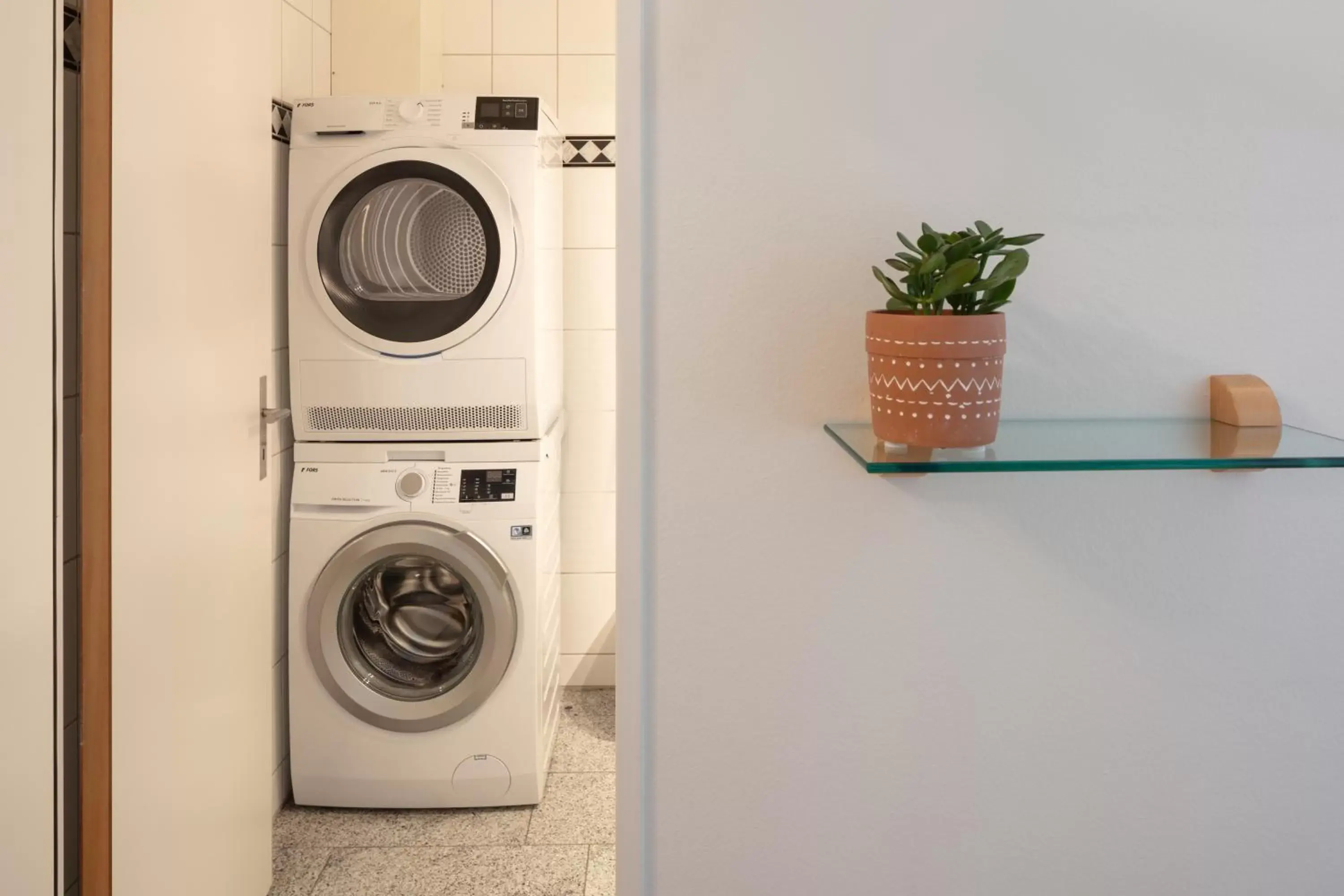 washing machine in Hotel Baslertor