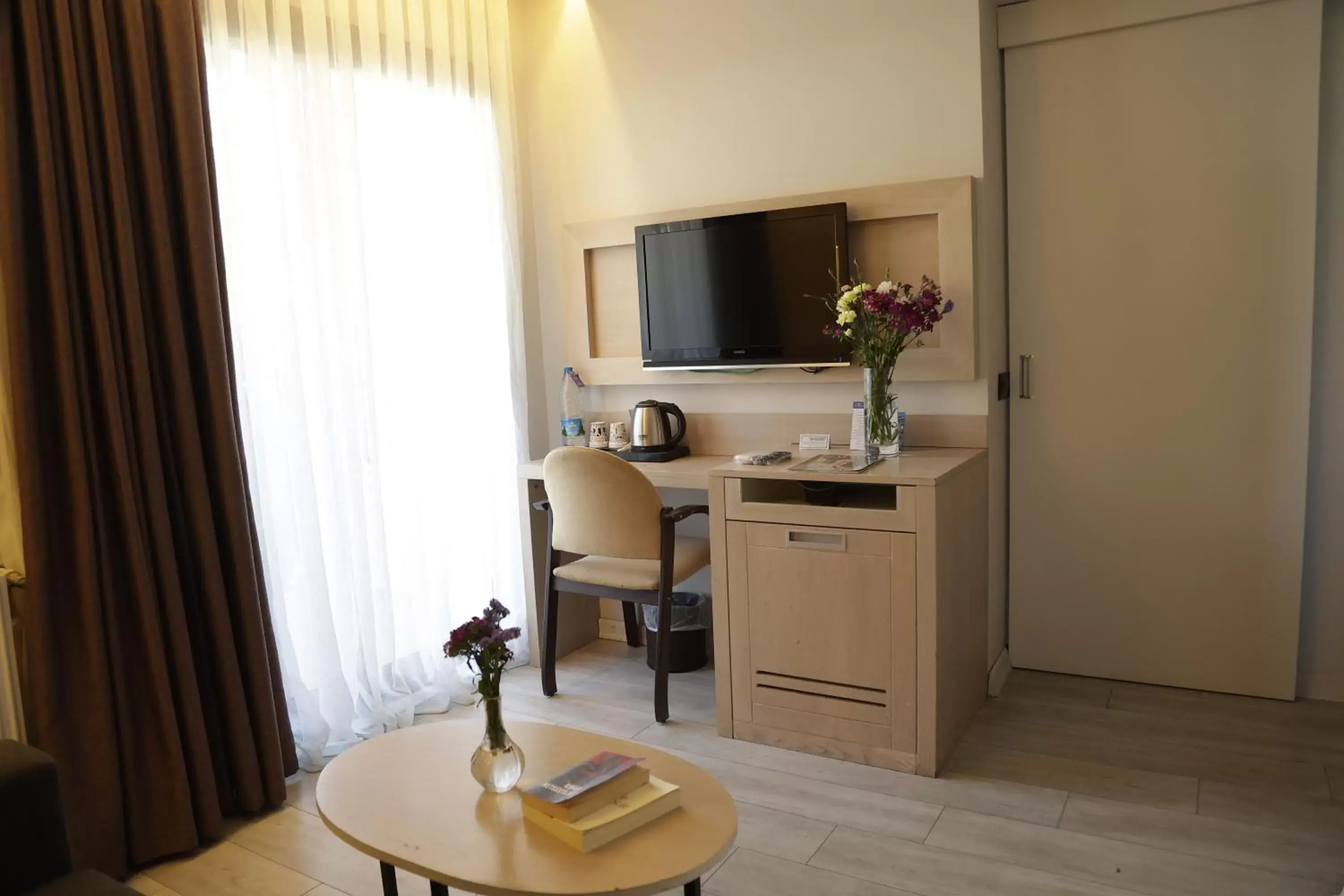 Living room, TV/Entertainment Center in Pırıl Hotel Thermal&Beauty SPA