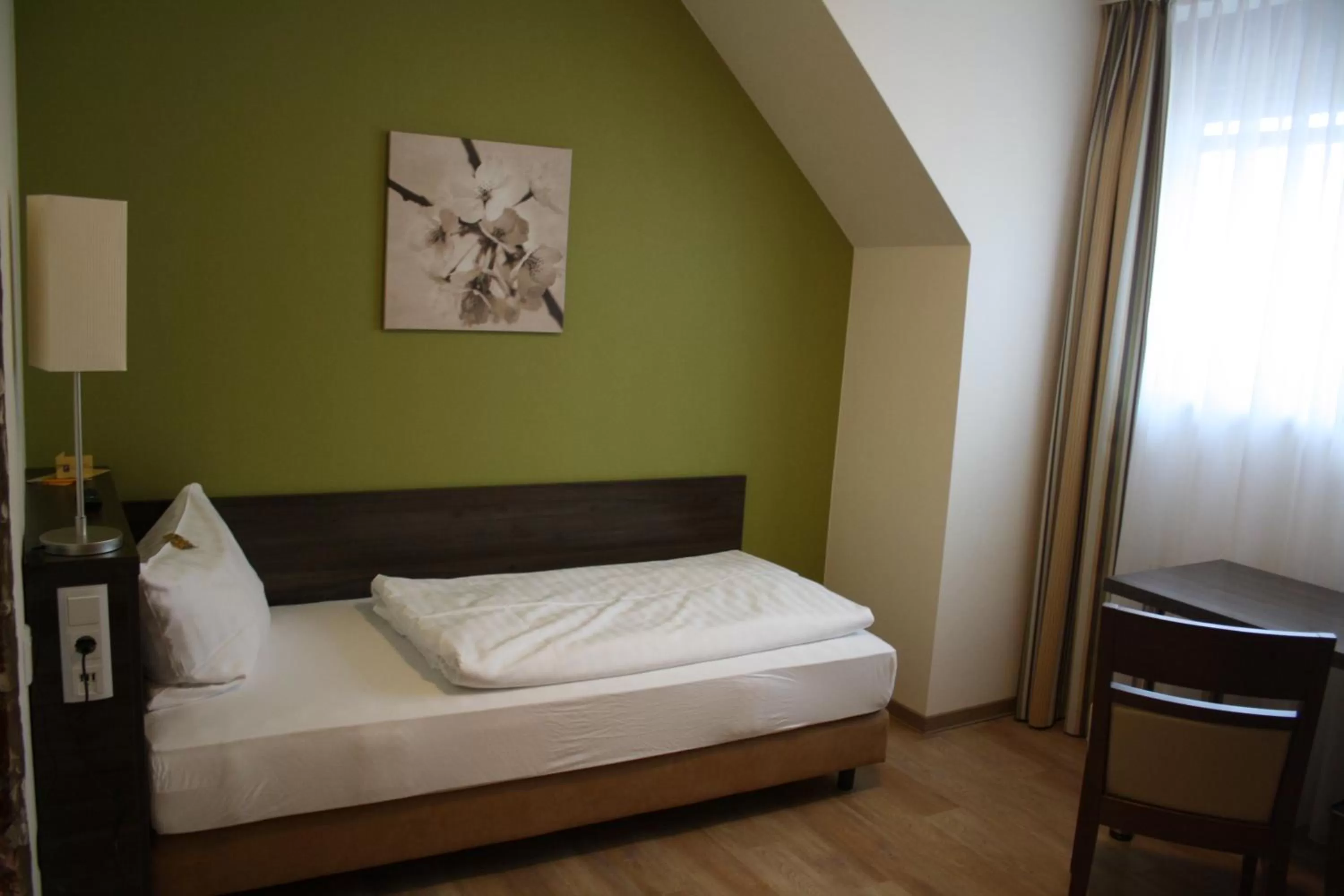 Photo of the whole room, Bed in Gasthof Weißes Roß