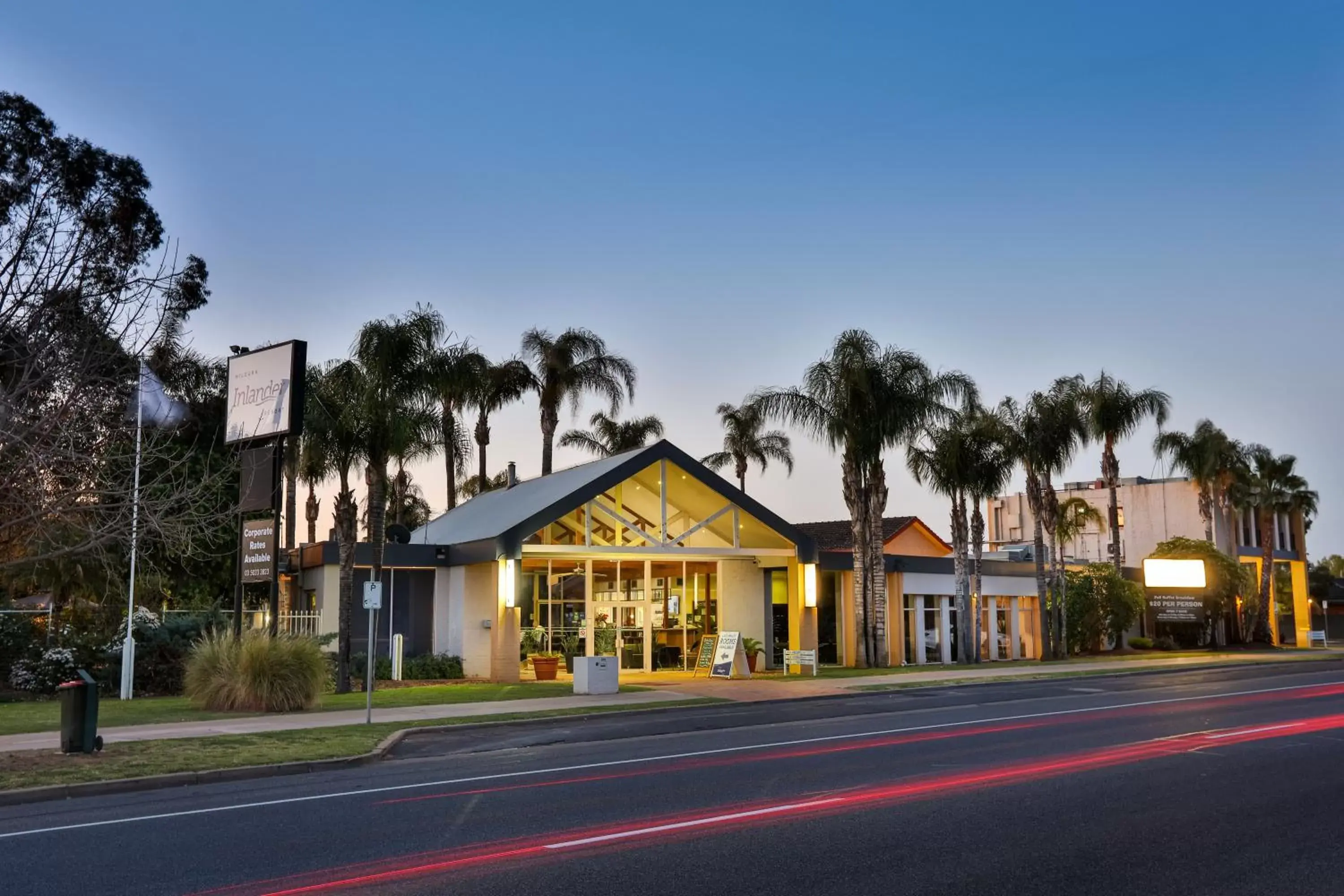 Street view, Property Building in Mildura Inlander Resort