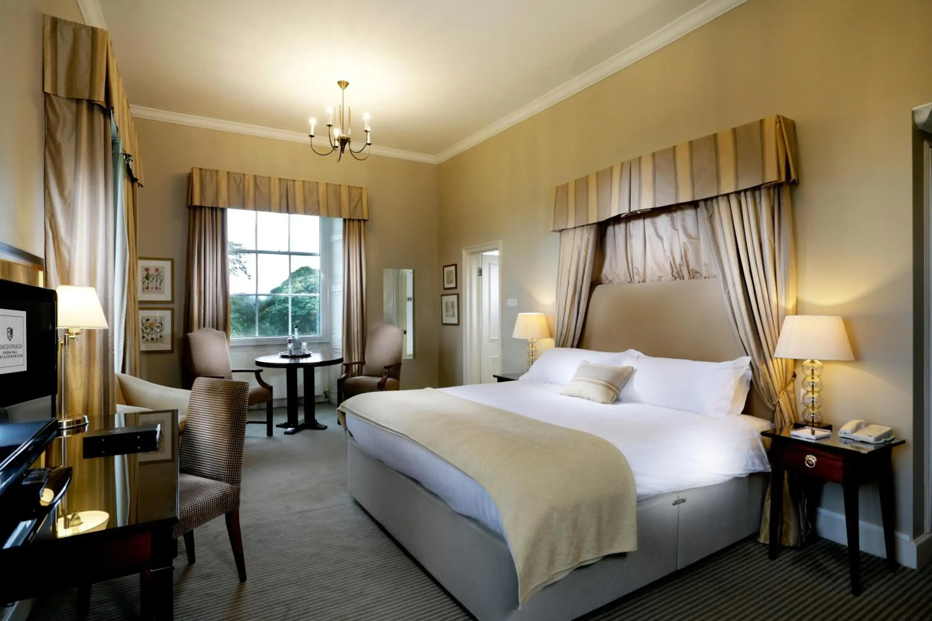 Bedroom, Bed in Macdonald Linden Hall Hotel, Golf & Spa