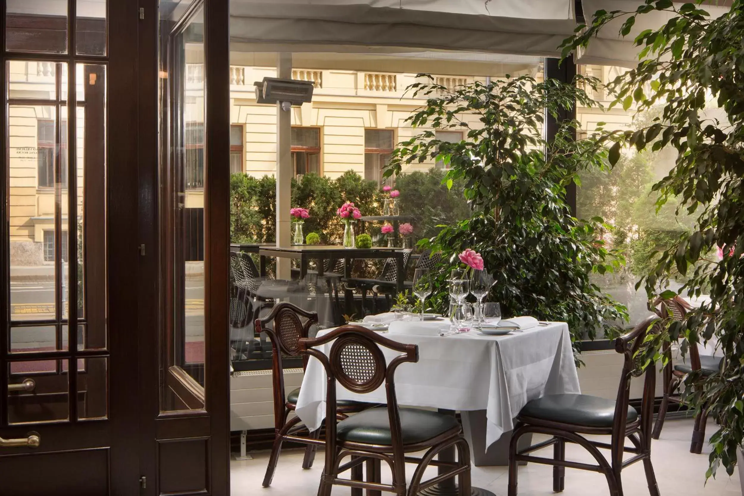 Restaurant/Places to Eat in Esplanade Zagreb Hotel