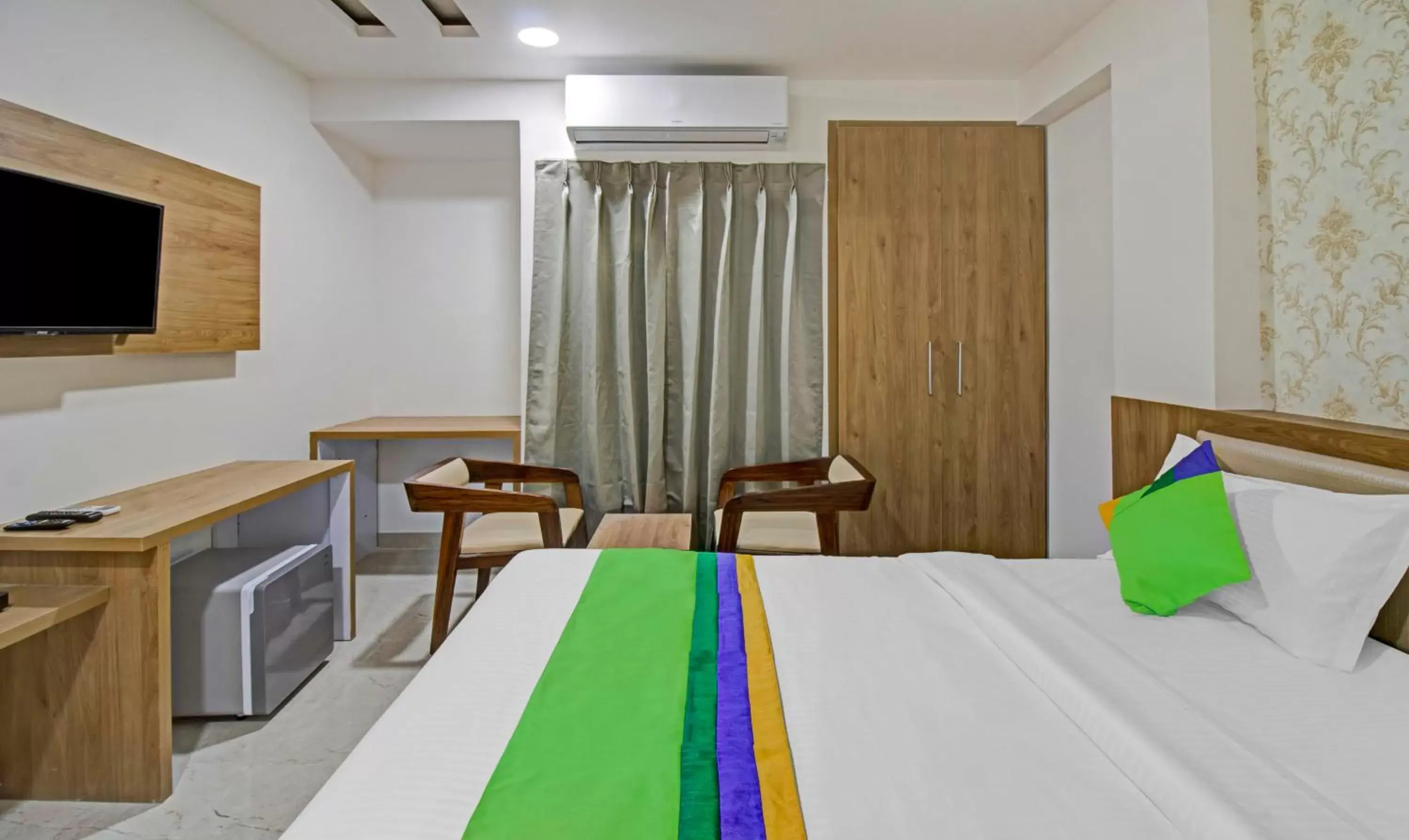 Bedroom, Bed in Treebo Chandraprasth Residency Bedroom, Bed in Treebo Chandraprasth Residency