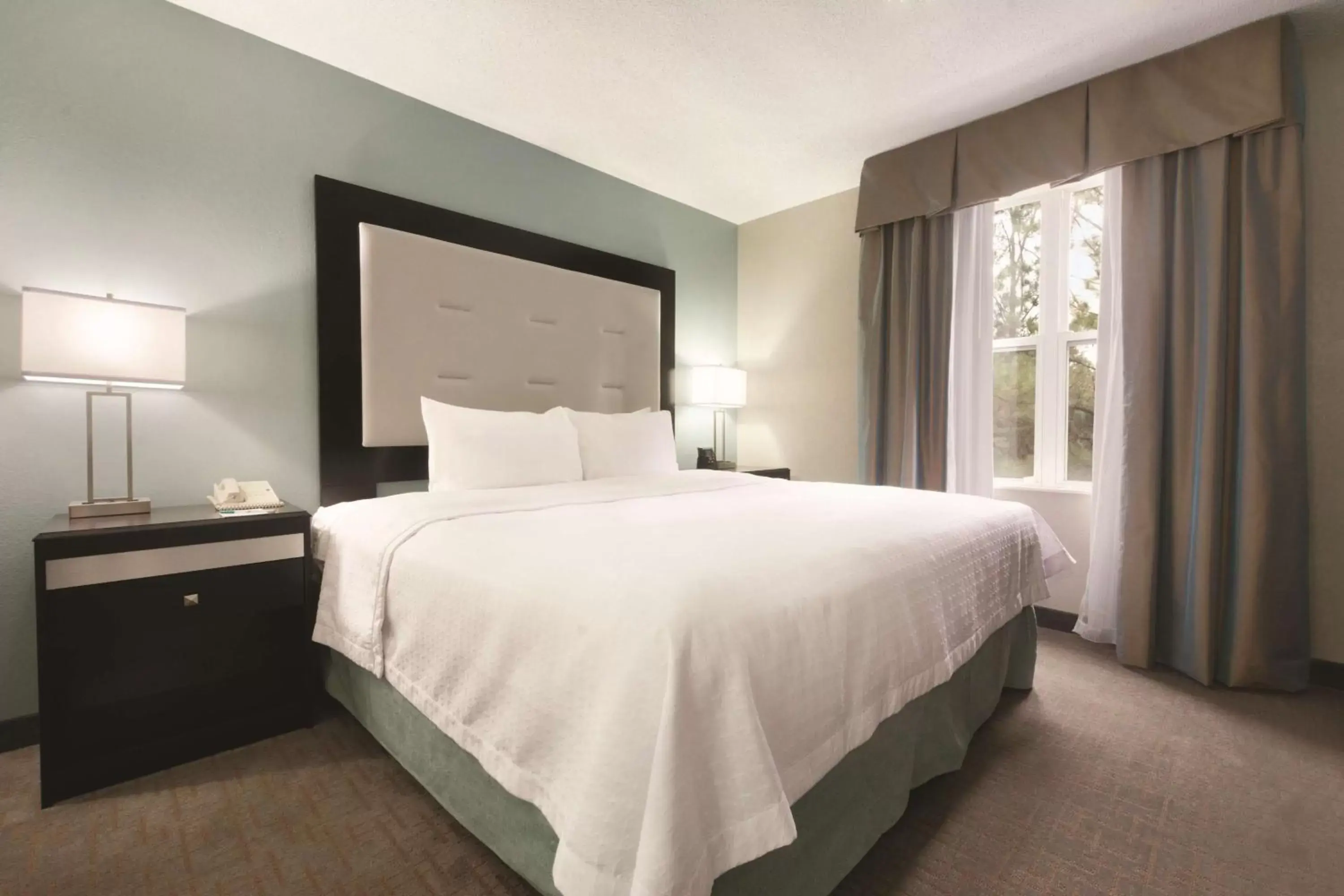 Bed in Homewood Suites by Hilton Atlanta-Alpharetta