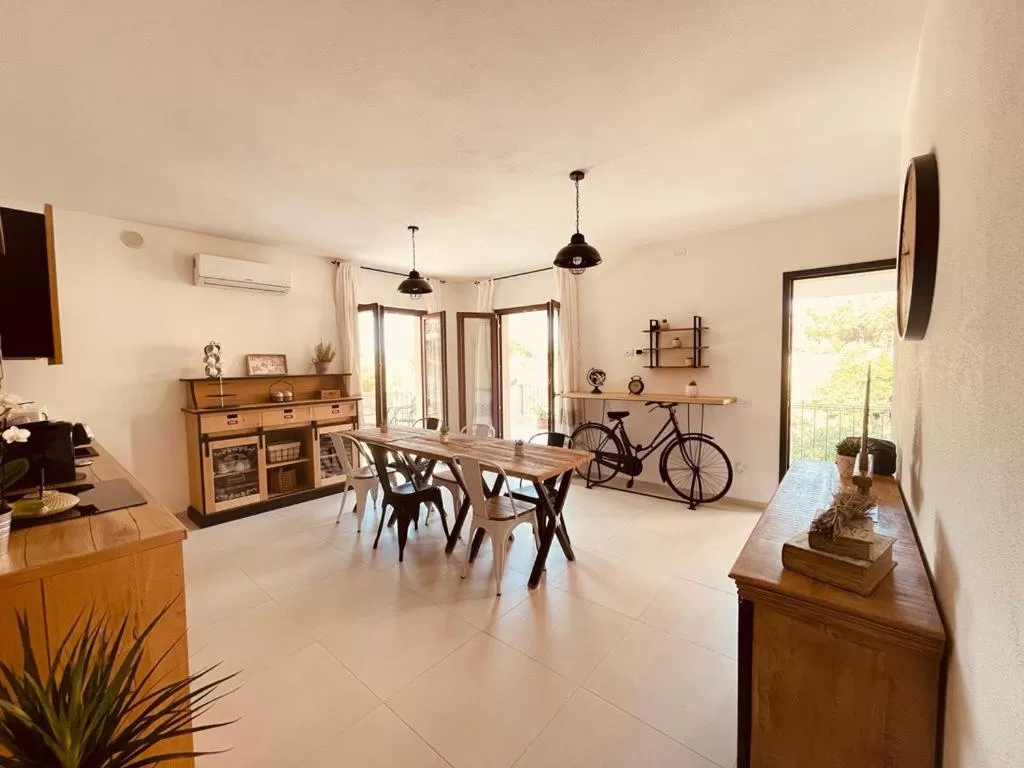 Dining Area in B&B Dimora Dorgali