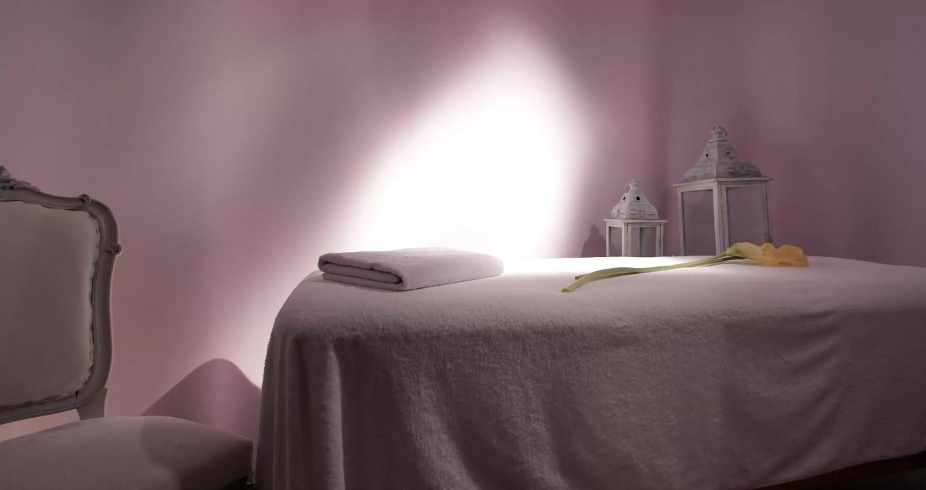 Massage, Bed in St George Lycabettus Lifestyle Hotel