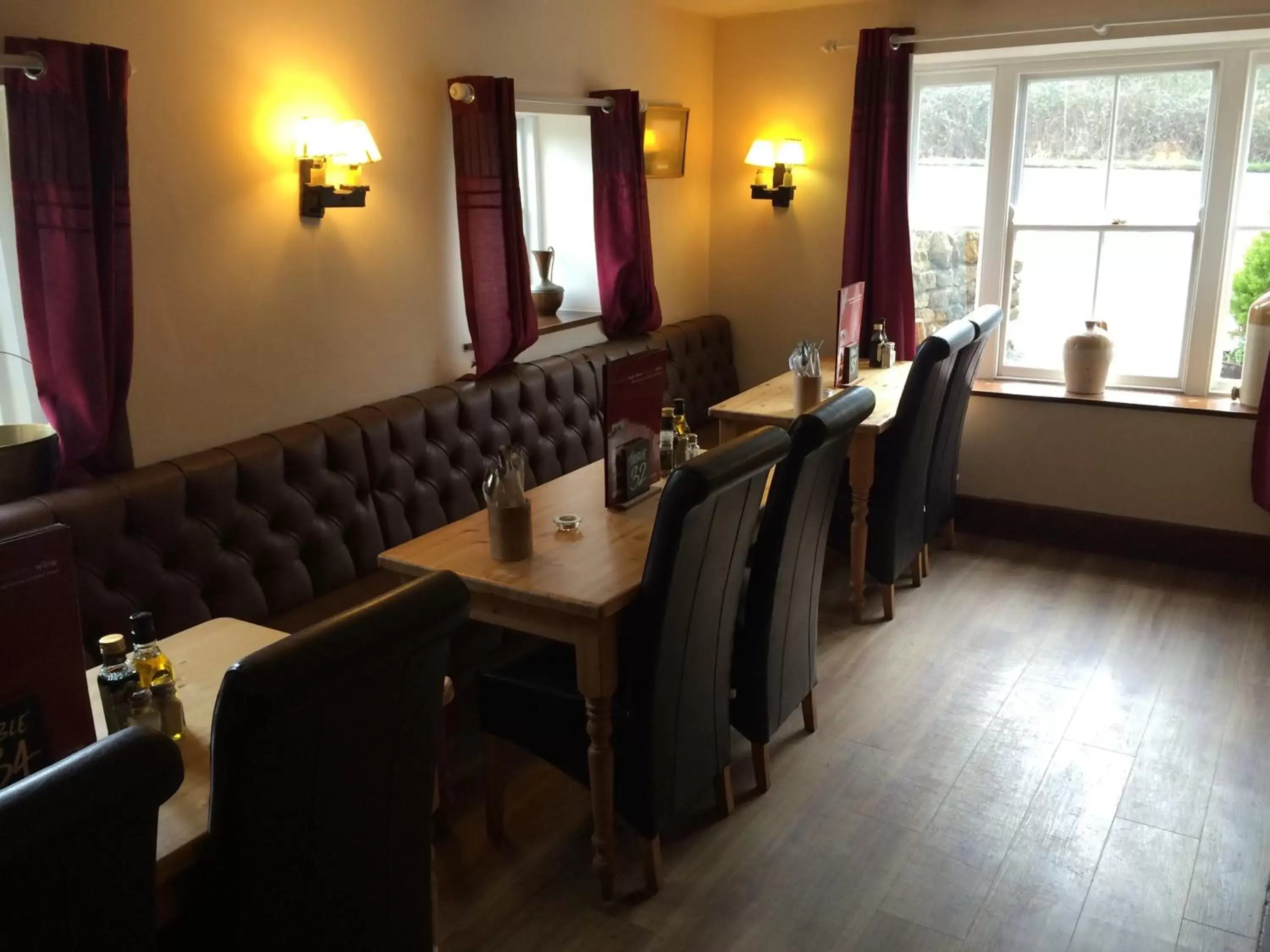 Restaurant/places to eat in Hunters Lodge Inn